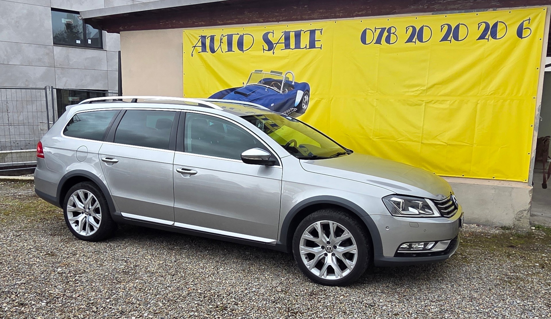 VW Passat Alltrack 2.0 TDI BMT 4Motion-image-2
