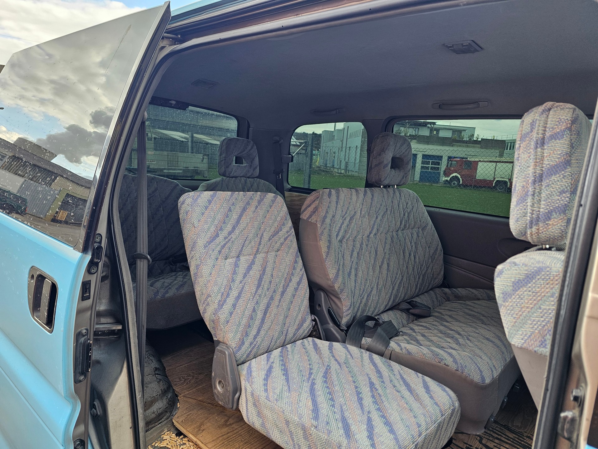 MITSUBISHI Space Gear 2.0 GLX Cool-image-12