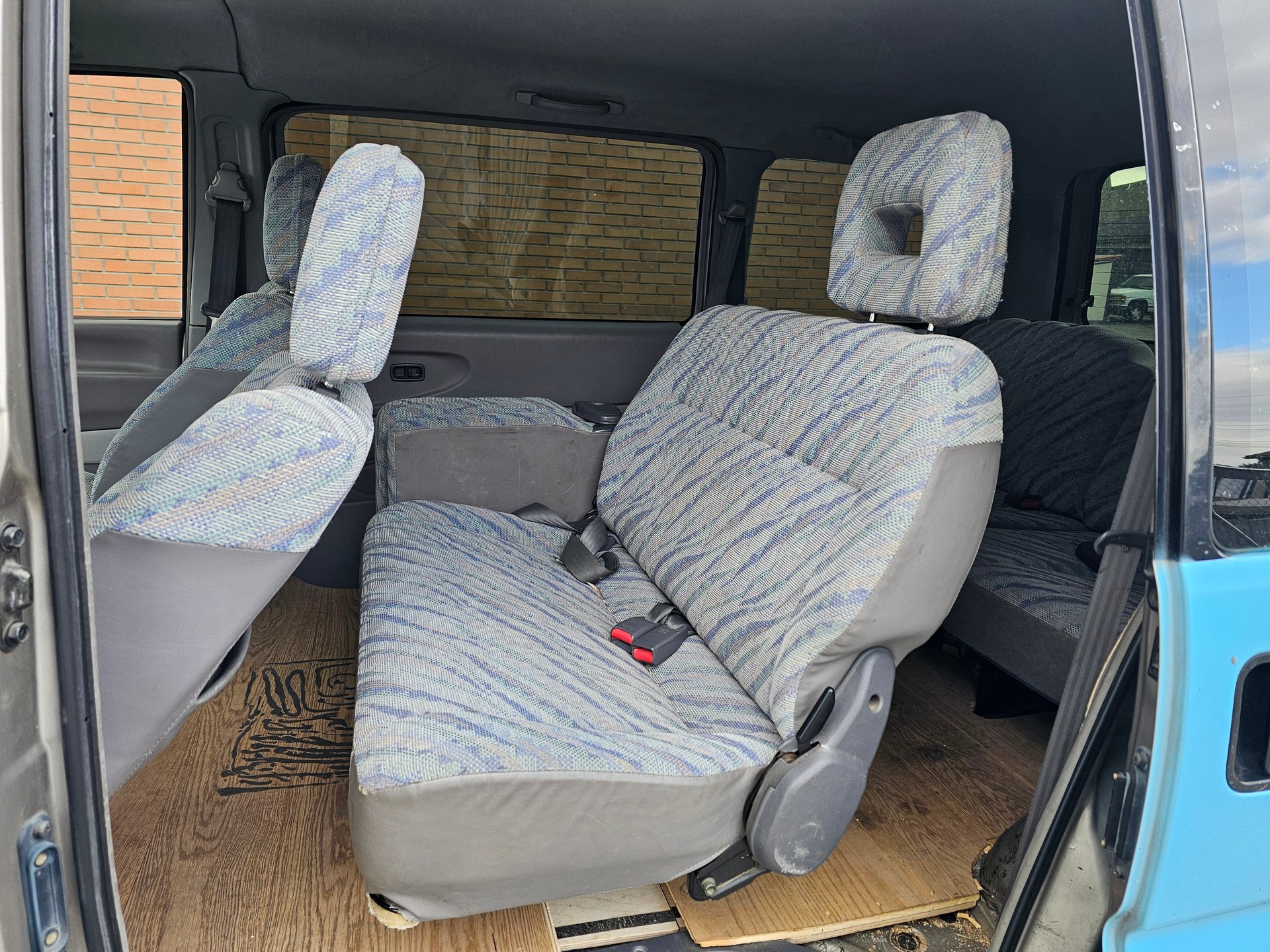 MITSUBISHI Space Gear 2.0 GLX Cool-image-11