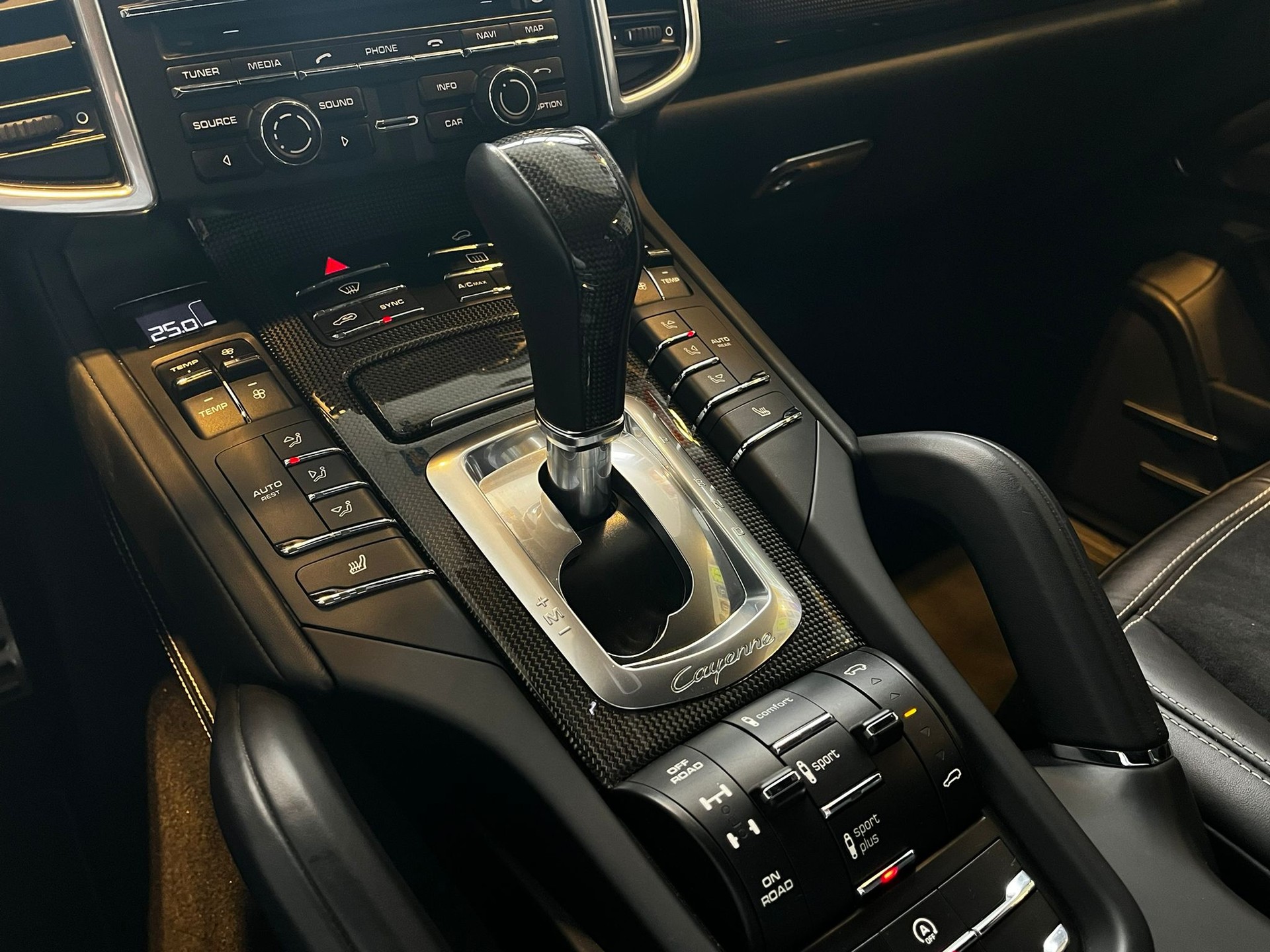 PORSCHE Cayenne GTS-image-19