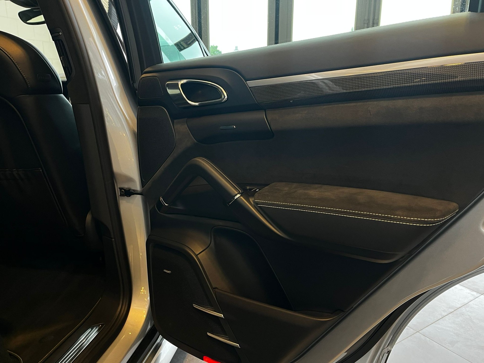 PORSCHE Cayenne GTS-image-25