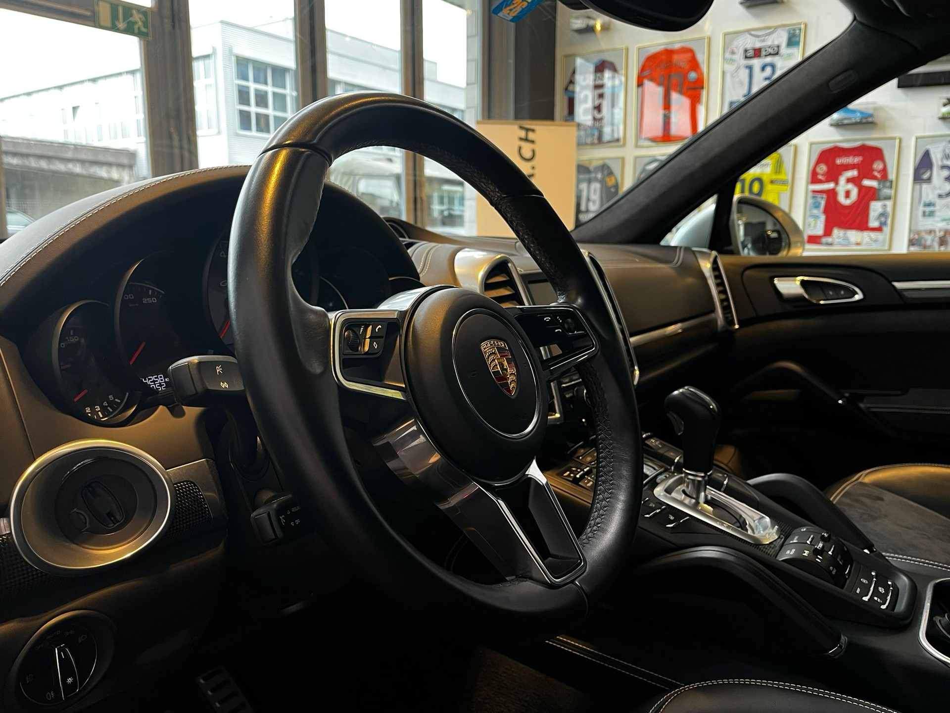 PORSCHE Cayenne GTS-image-12