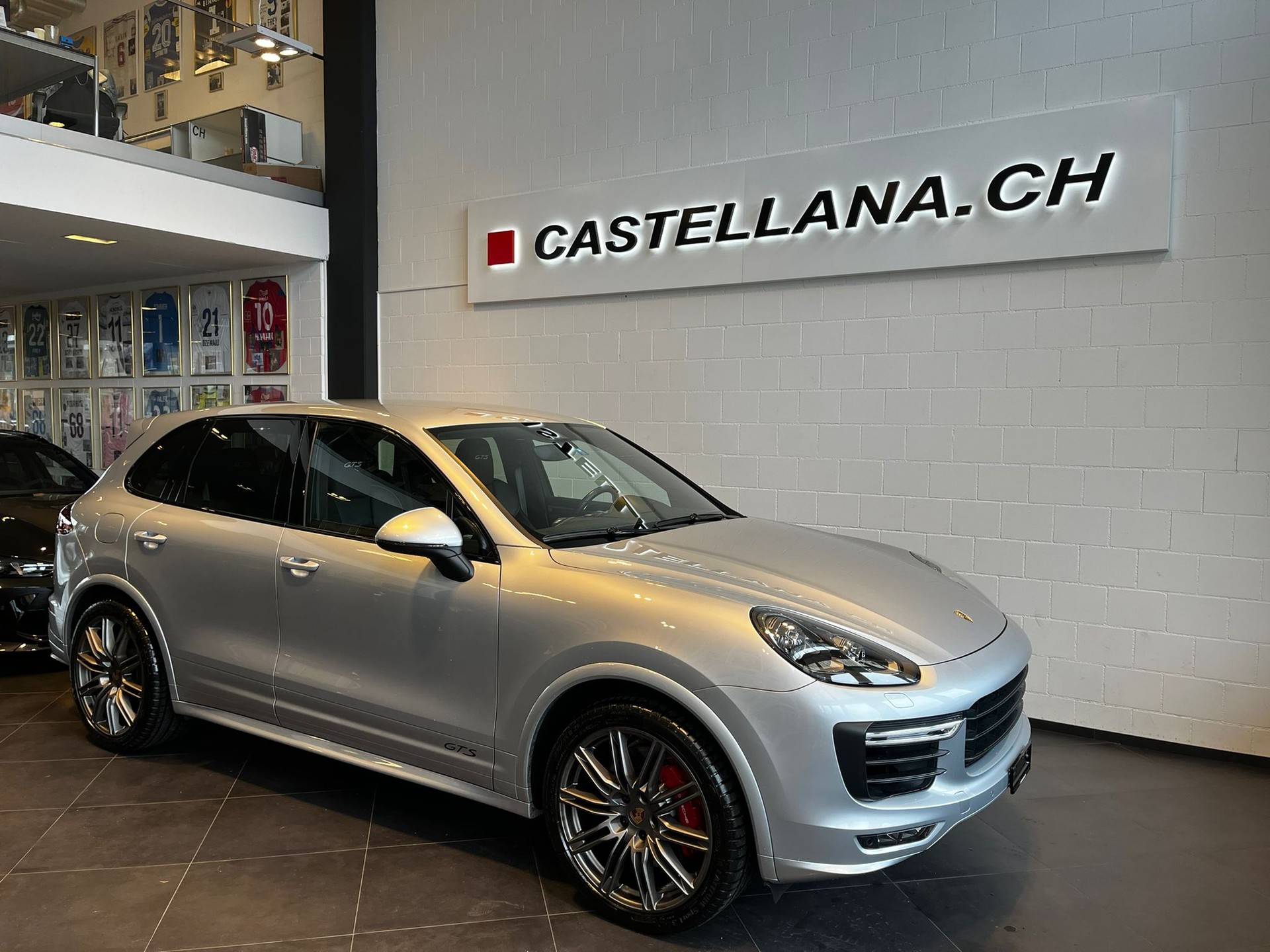 PORSCHE Cayenne GTS-image-0
