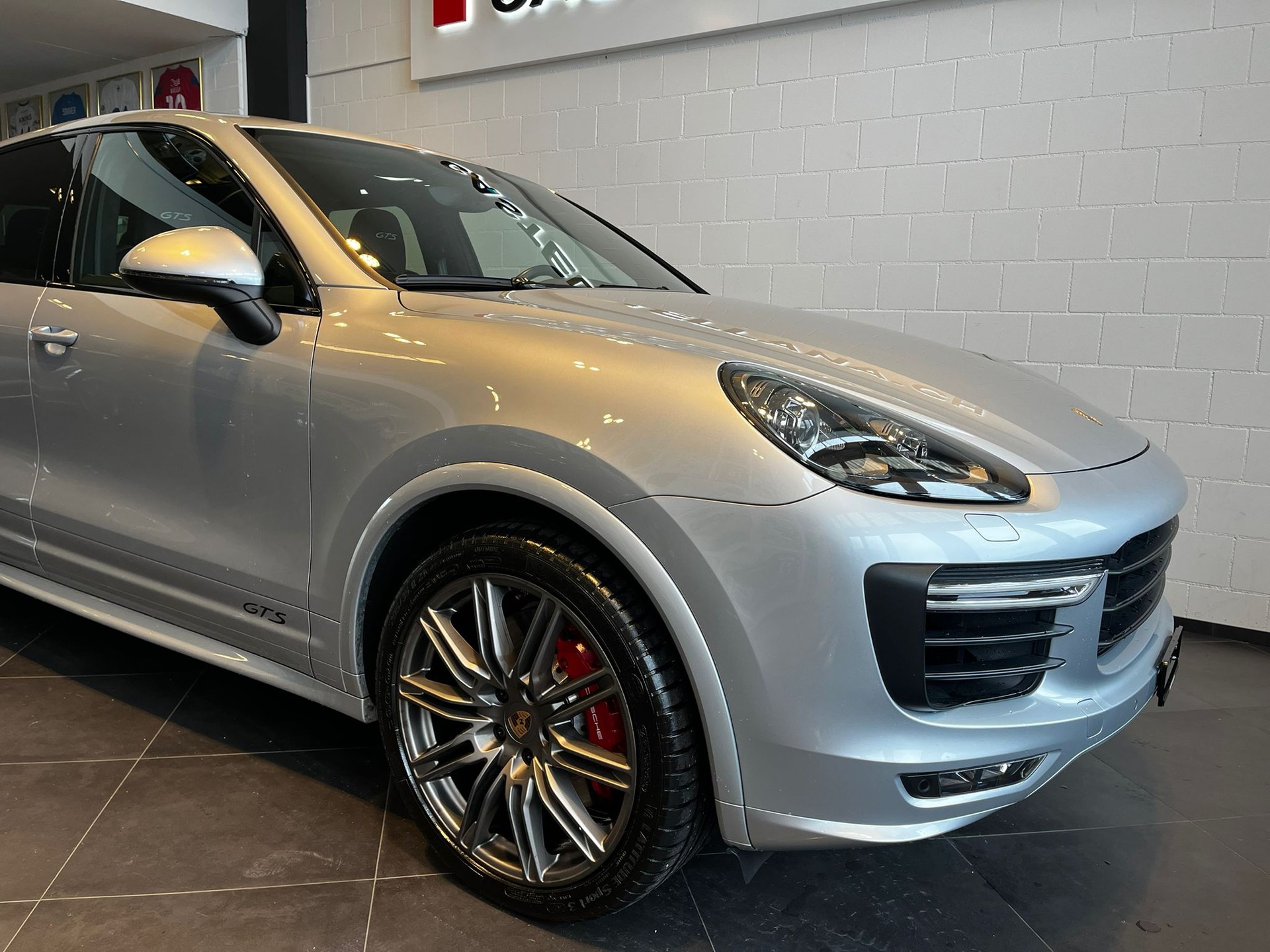 PORSCHE Cayenne GTS-image-1