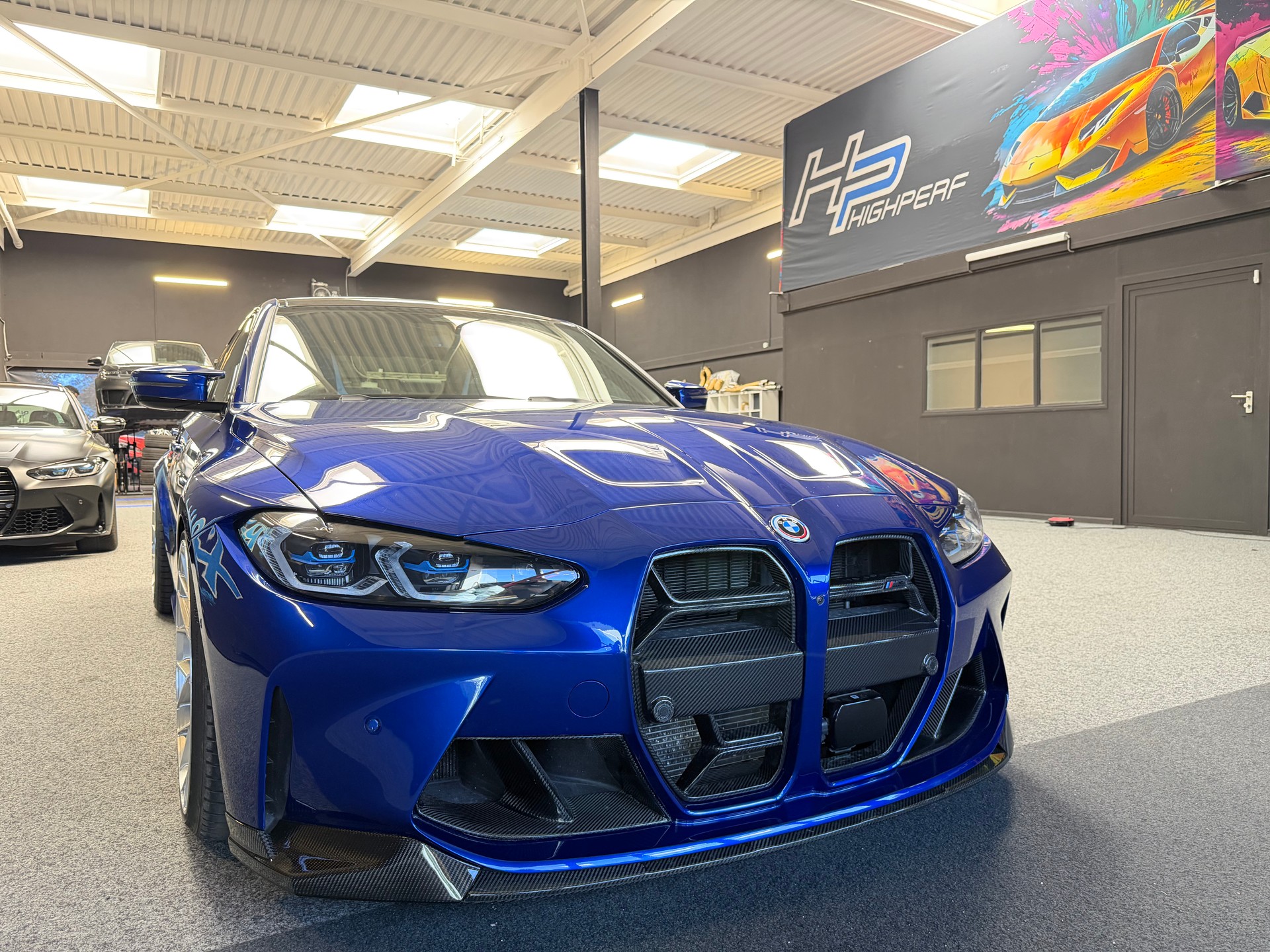 BMW M3 Competition-showroom-element-1