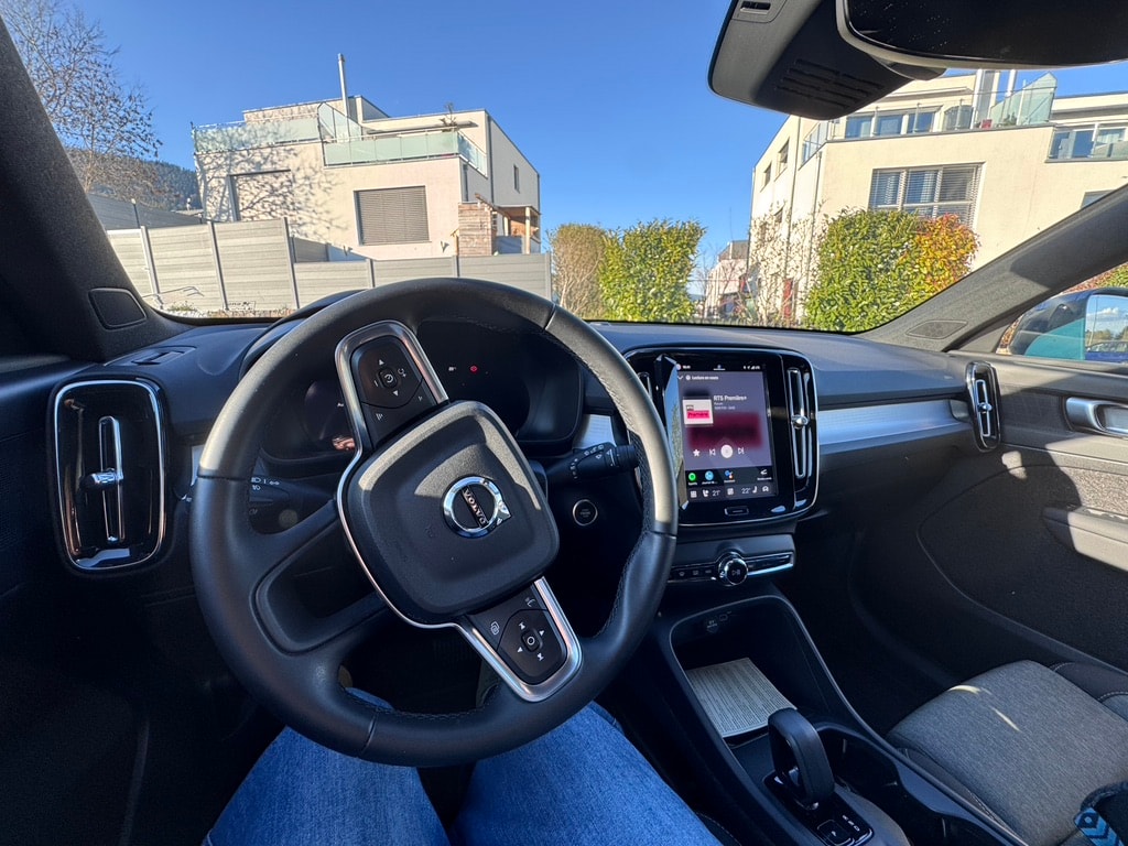VOLVO XC40 2.0 B3 MH Core-image-2
