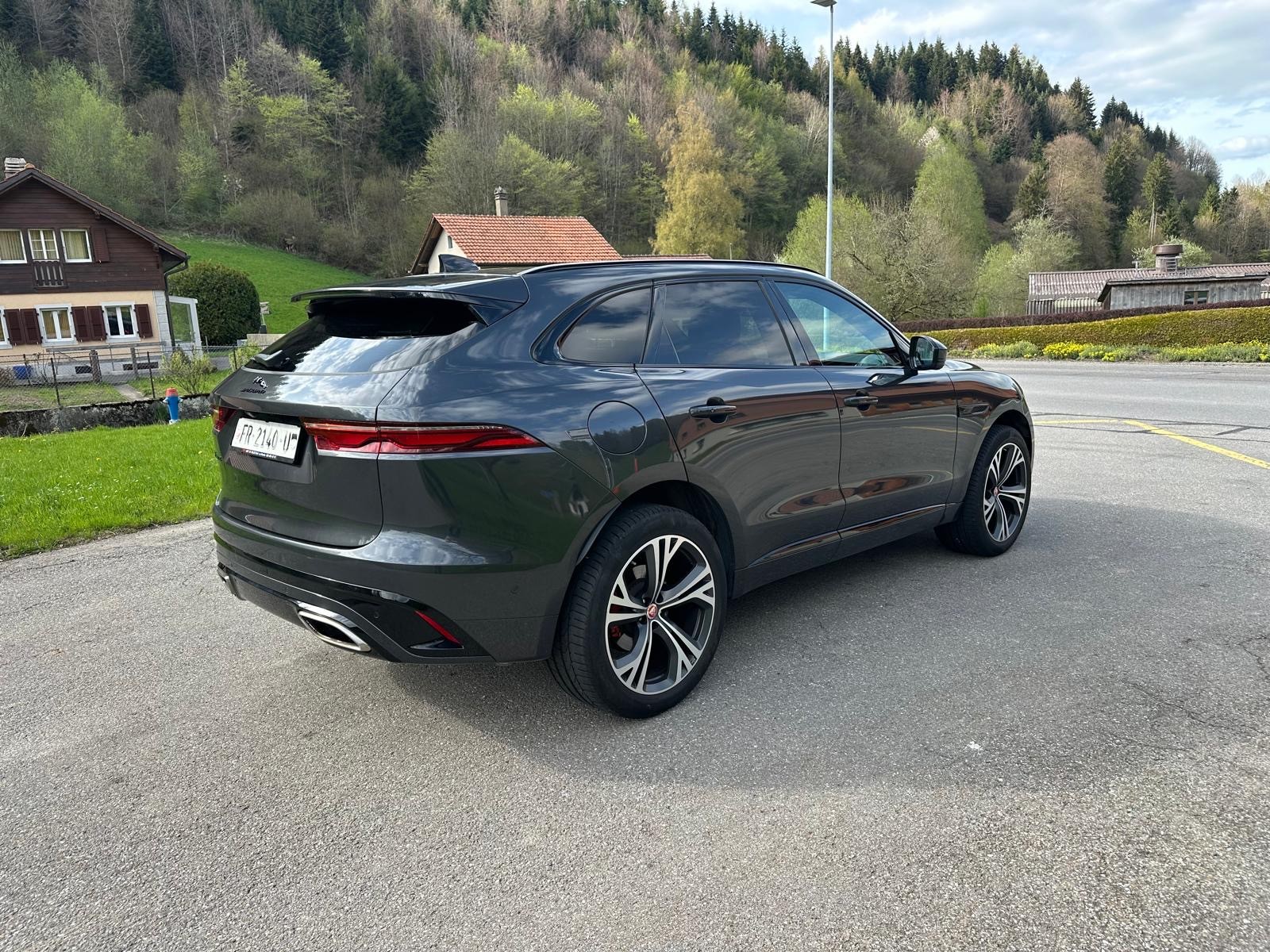 JAGUAR F-Pace 3.0 P400 R-Dynamic MHEV HSE AWD-image-5
