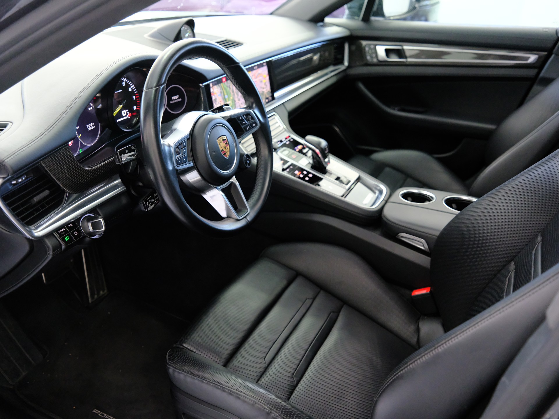 PORSCHE Panamera 4 E-Hybrid PDK-image-9
