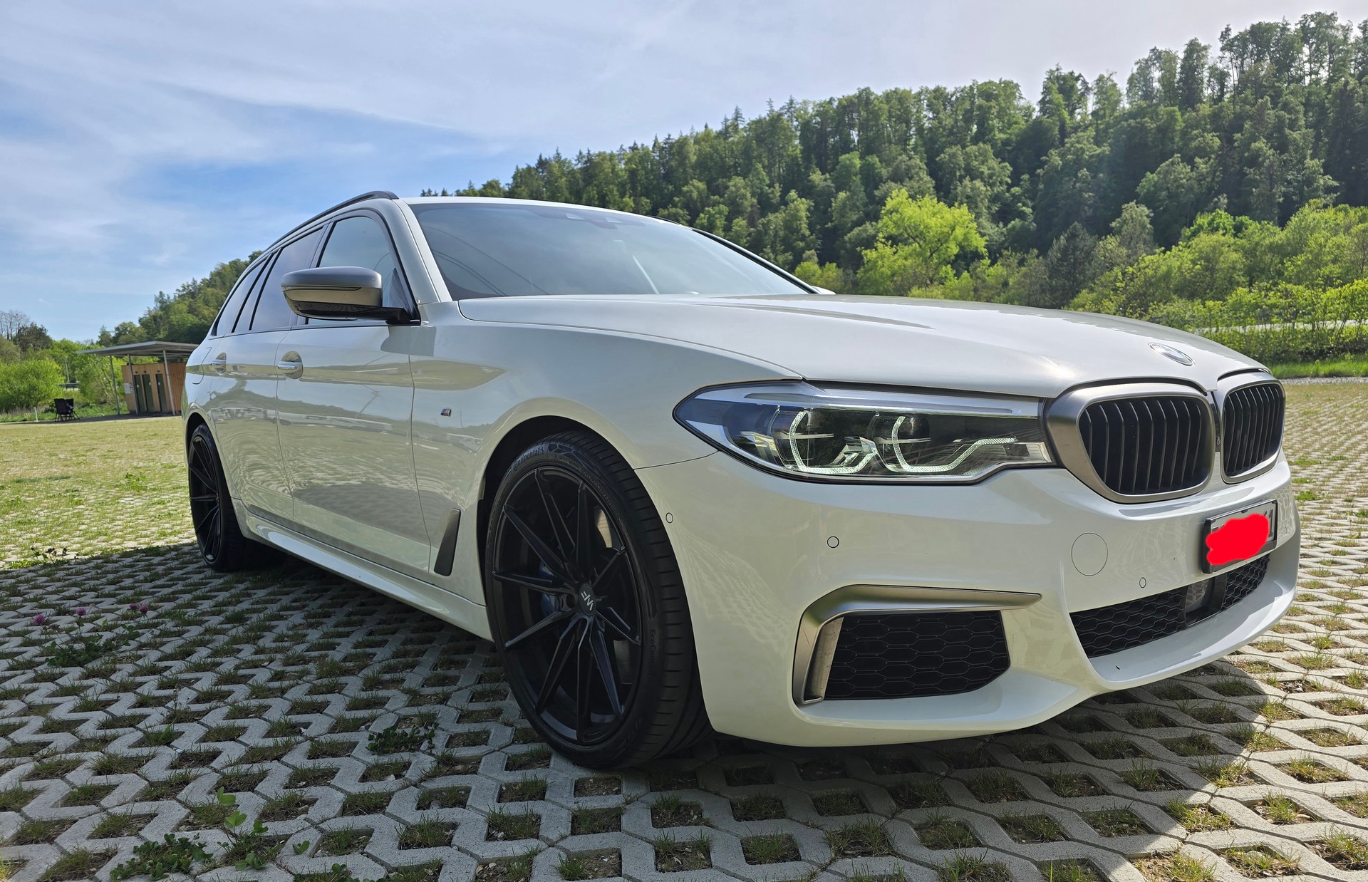 BMW M550d xDrive SAG-image-2