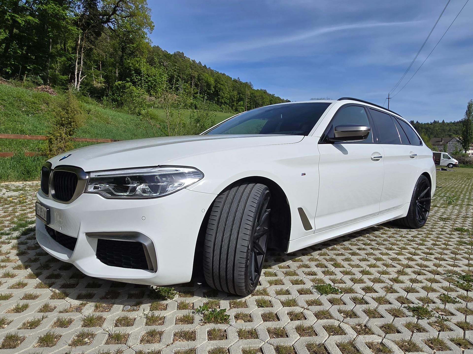 BMW M550d xDrive SAG-image-4