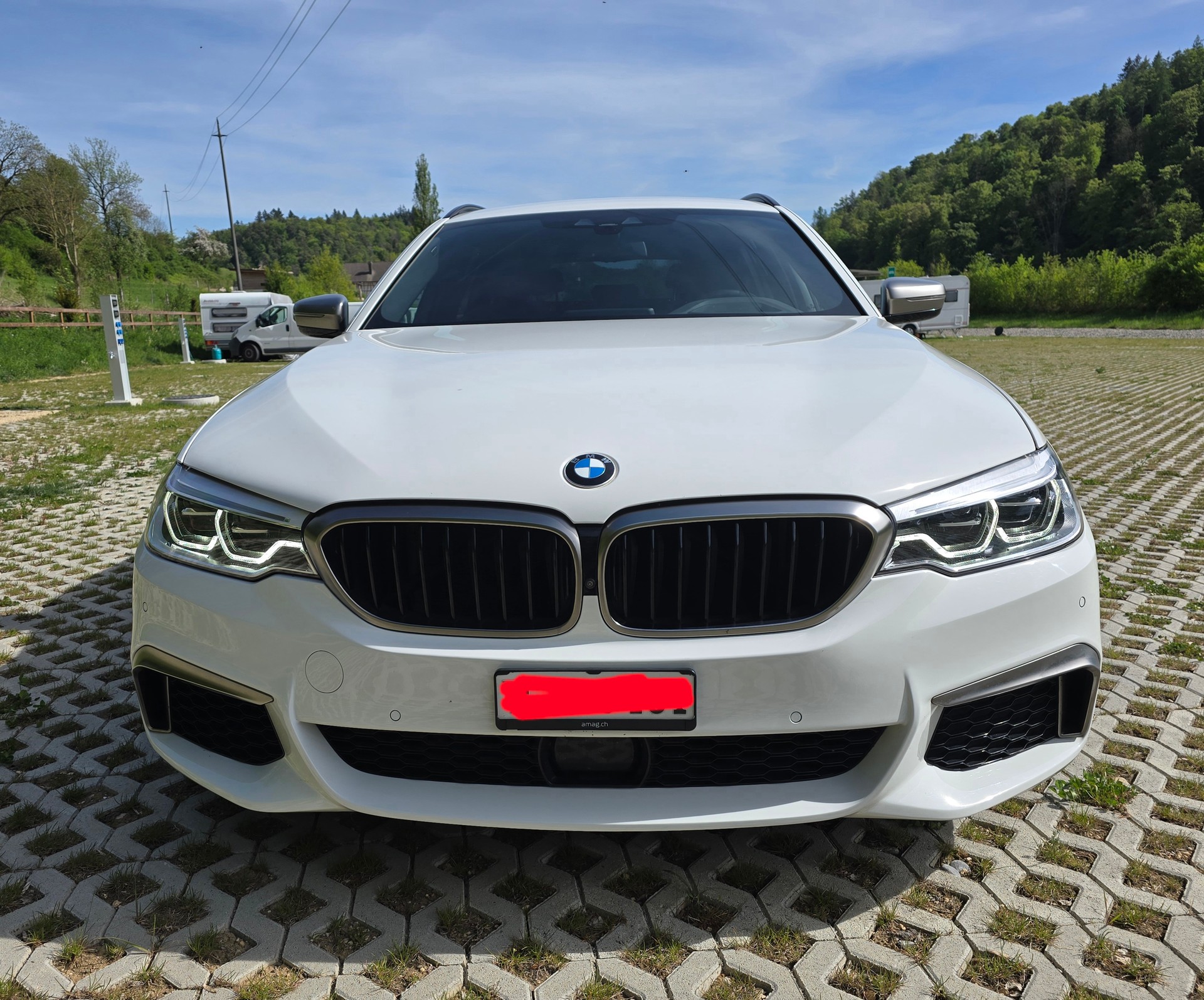BMW M550d xDrive SAG-image-1