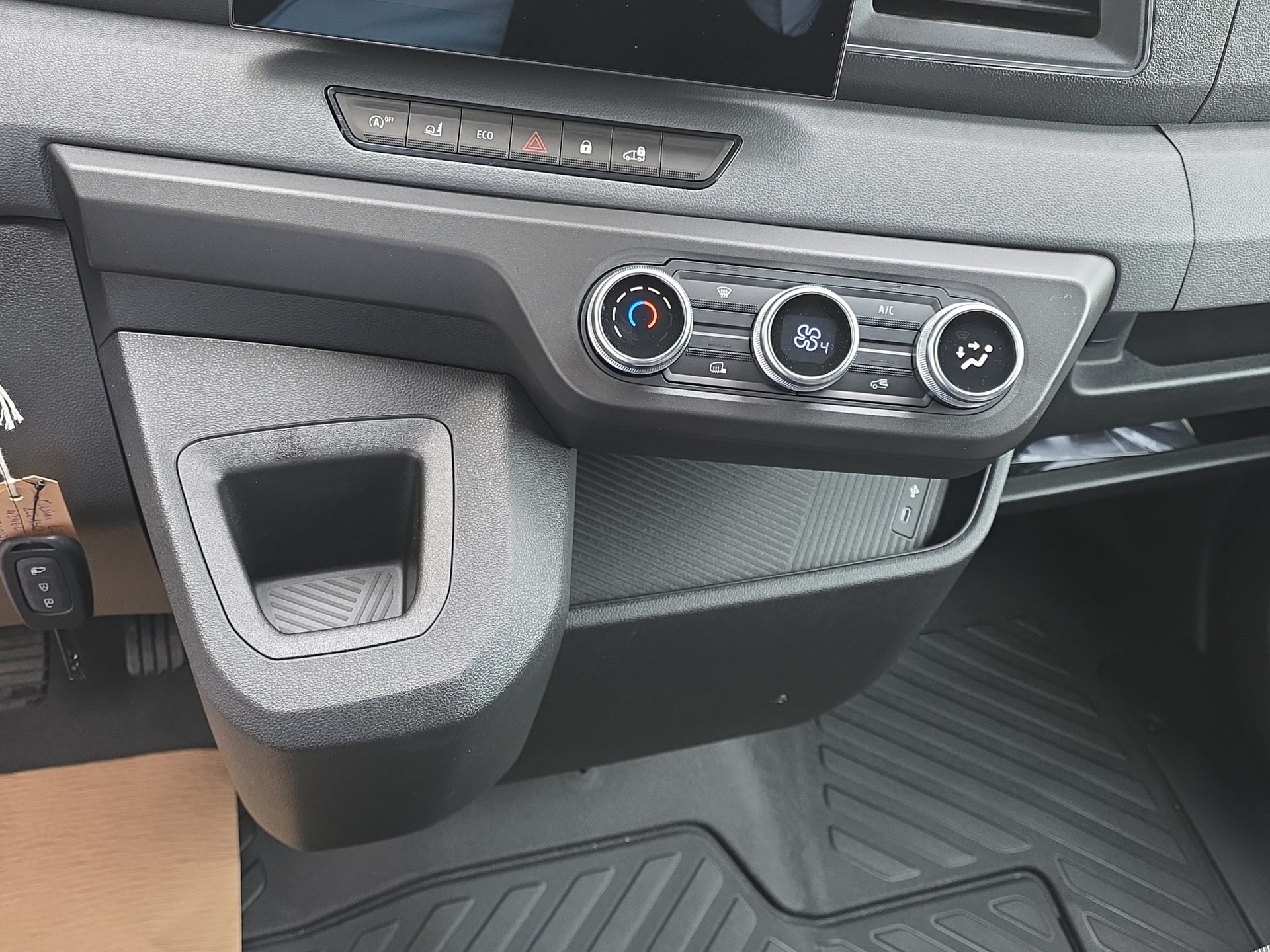 RENAULT Master T35 2.0 Blue dCi 150 L2H2 Automat-image-13