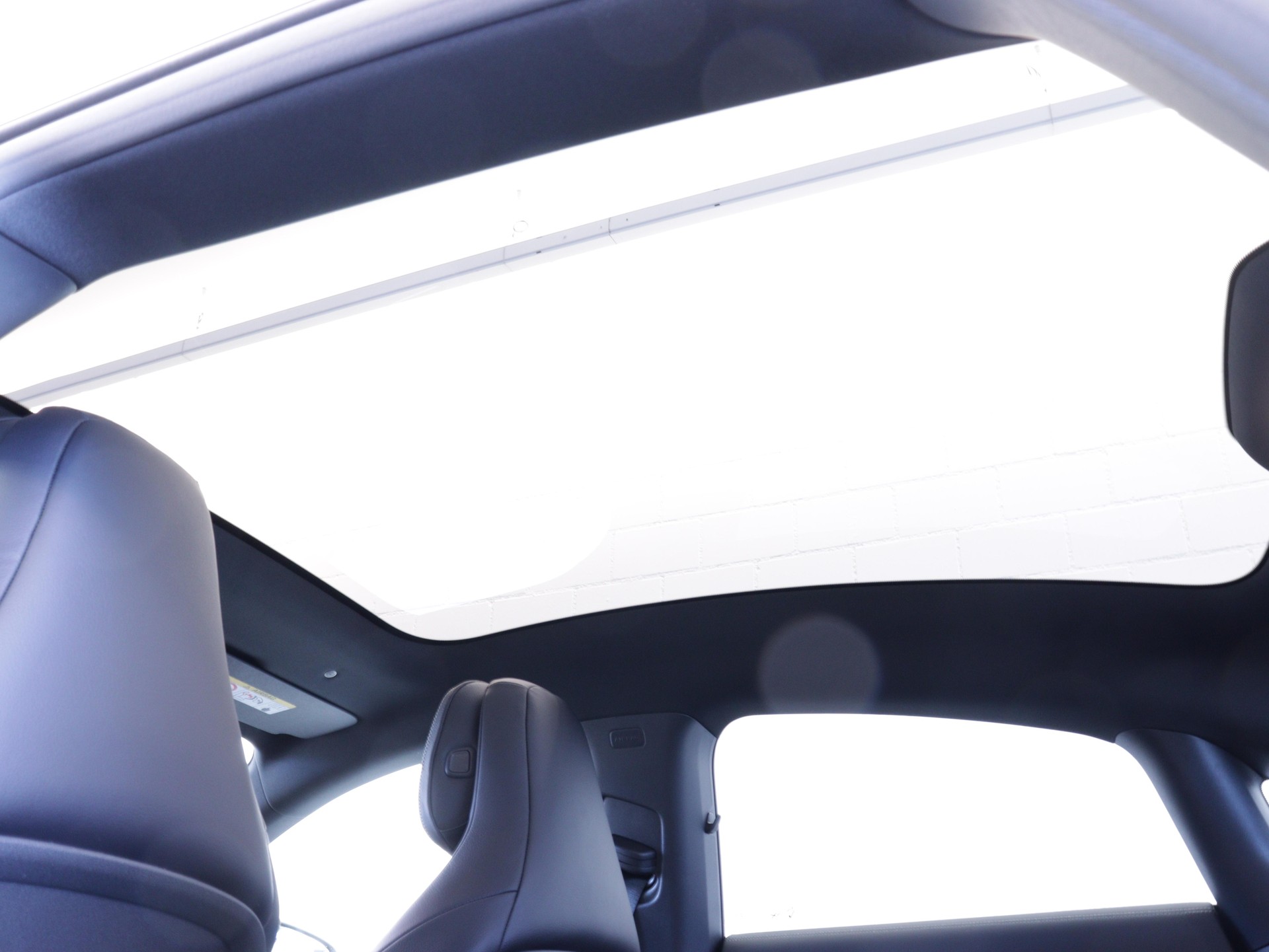 MERCEDES-BENZ CLA 220 AMG Line 4matic-image-12