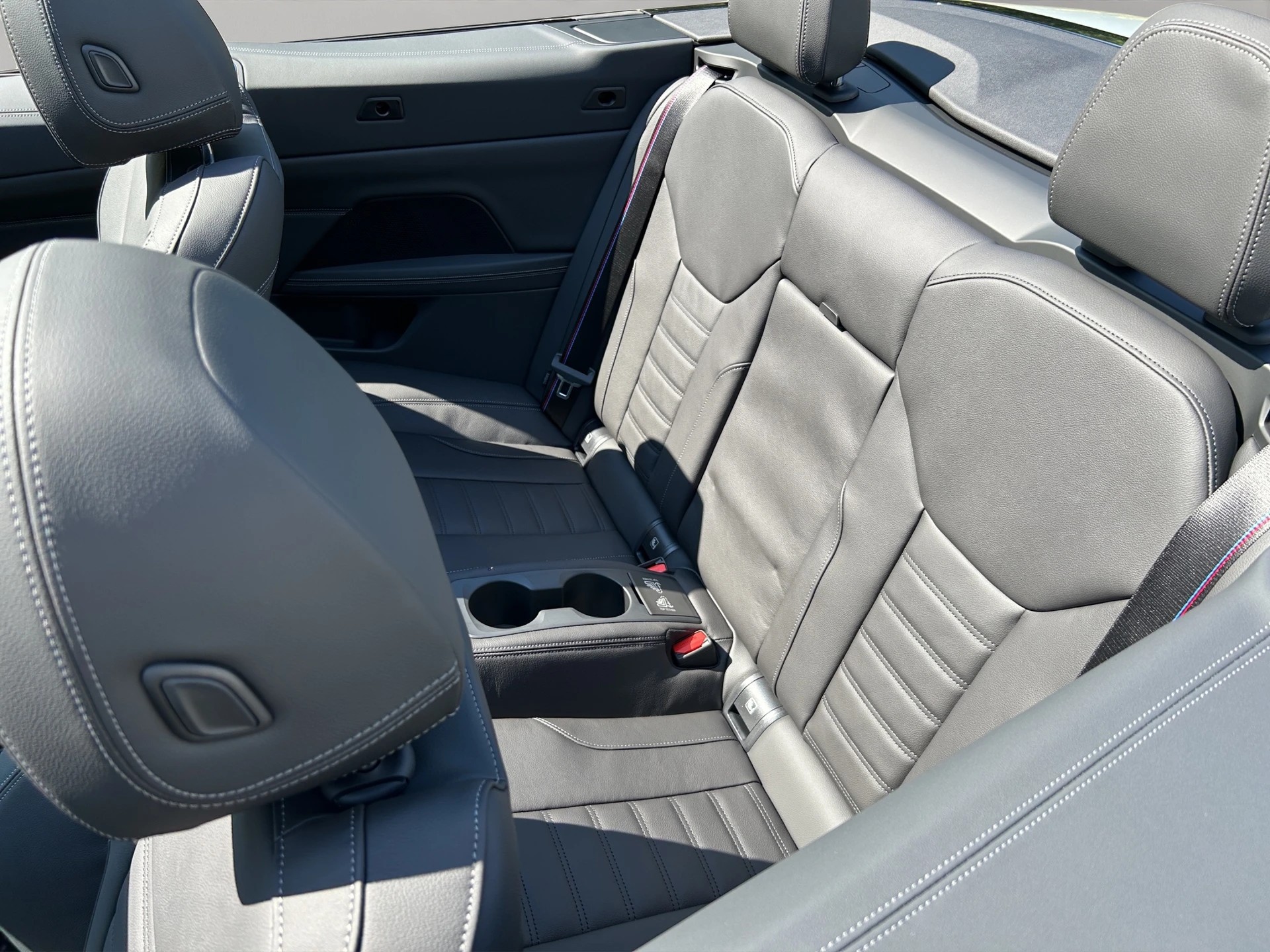 BMW 420i Cabriolet M Sport Pro Steptronic-image-16