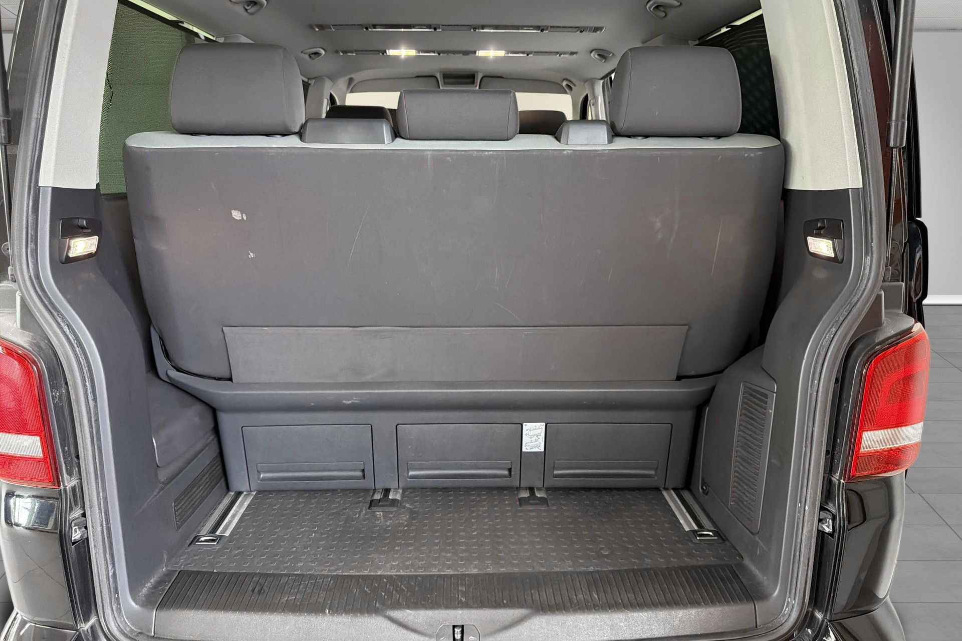 VW T5 Multivan 2.0 TDI CR Startline-image-17