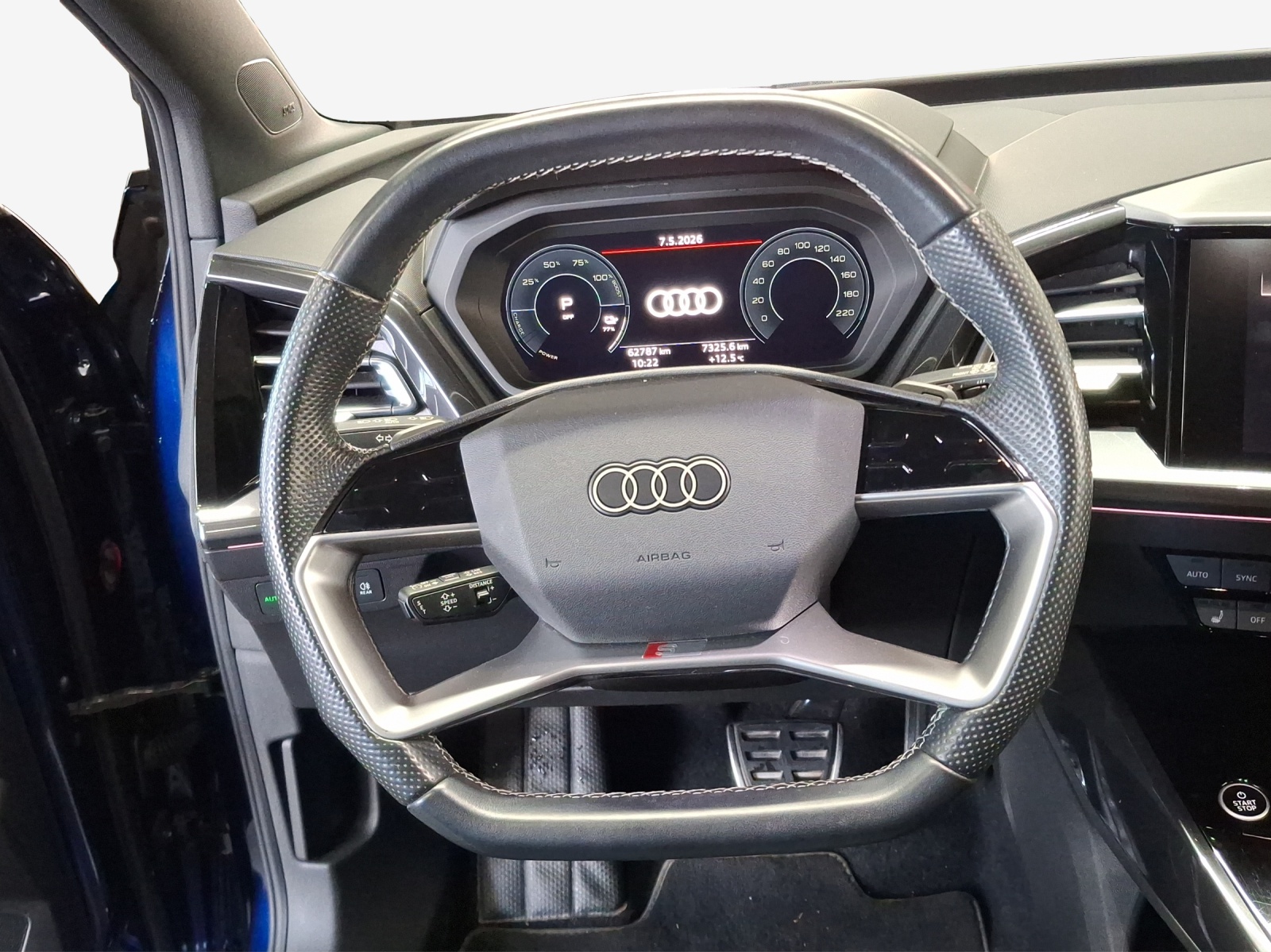 AUDI Q4 e-tron 50 quattro-image-10