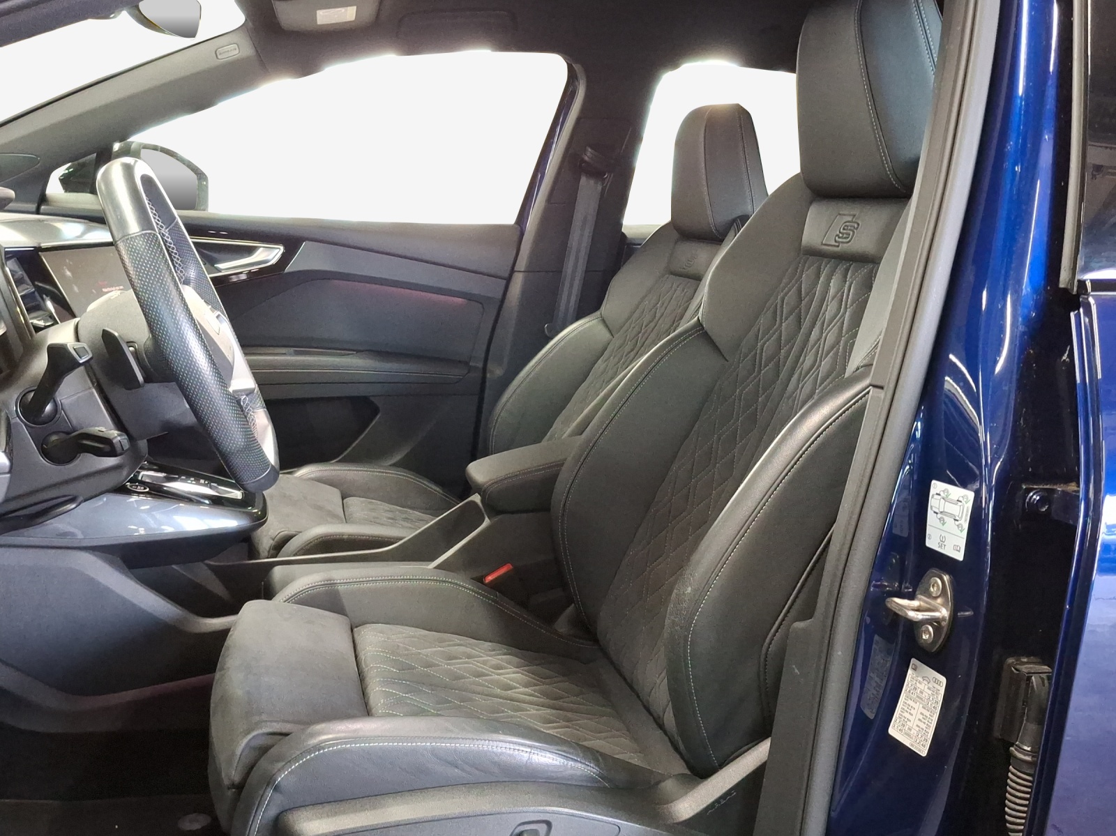 AUDI Q4 e-tron 50 quattro-image-8