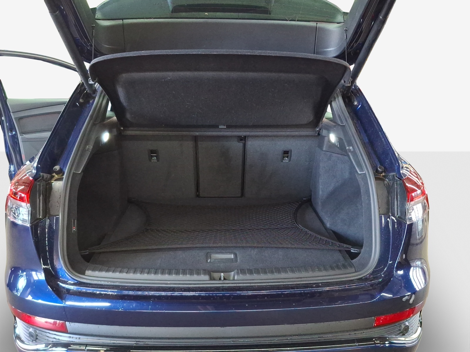 AUDI Q4 e-tron 50 quattro-image-13