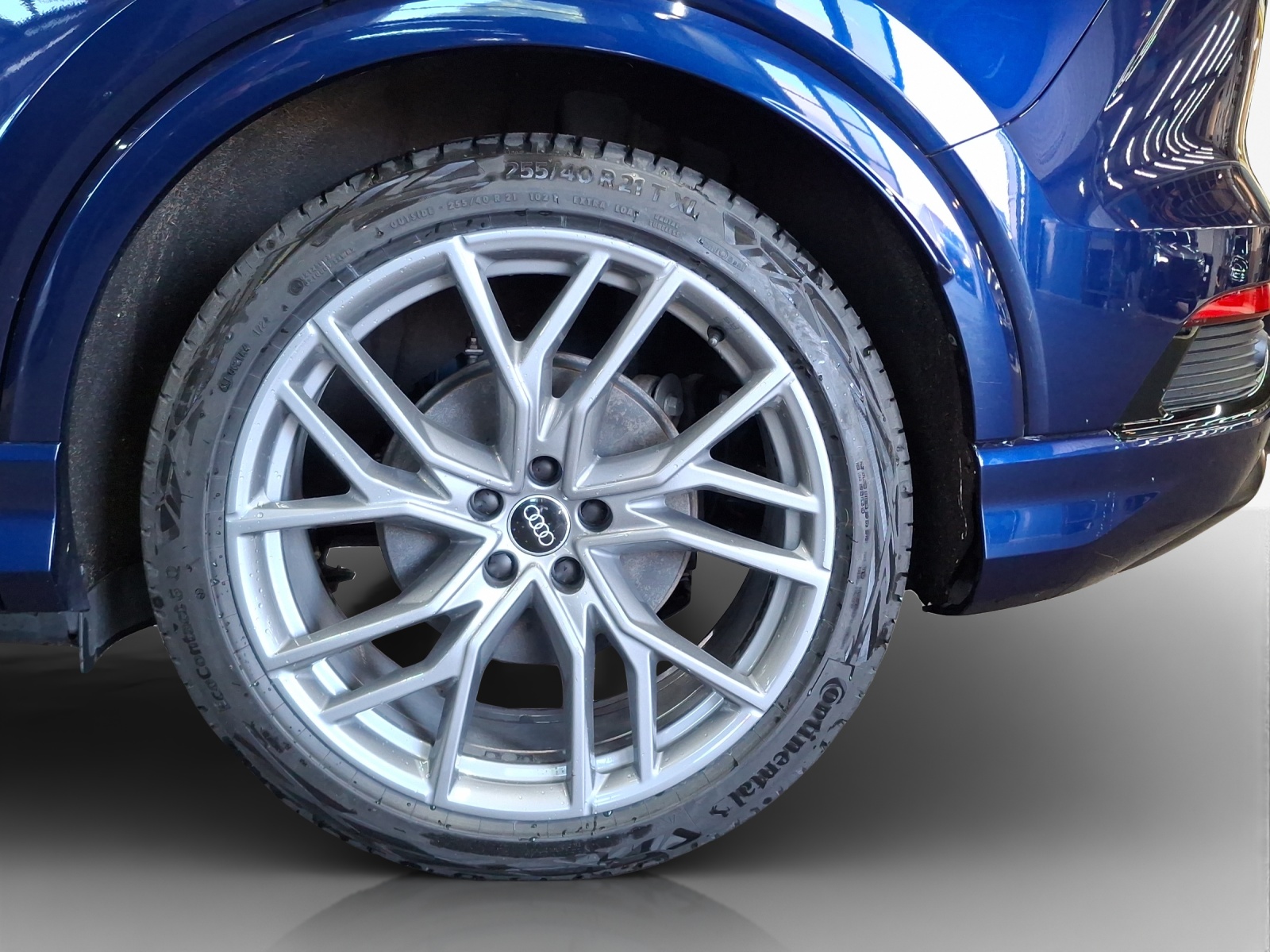 AUDI Q4 e-tron 50 quattro-image-16