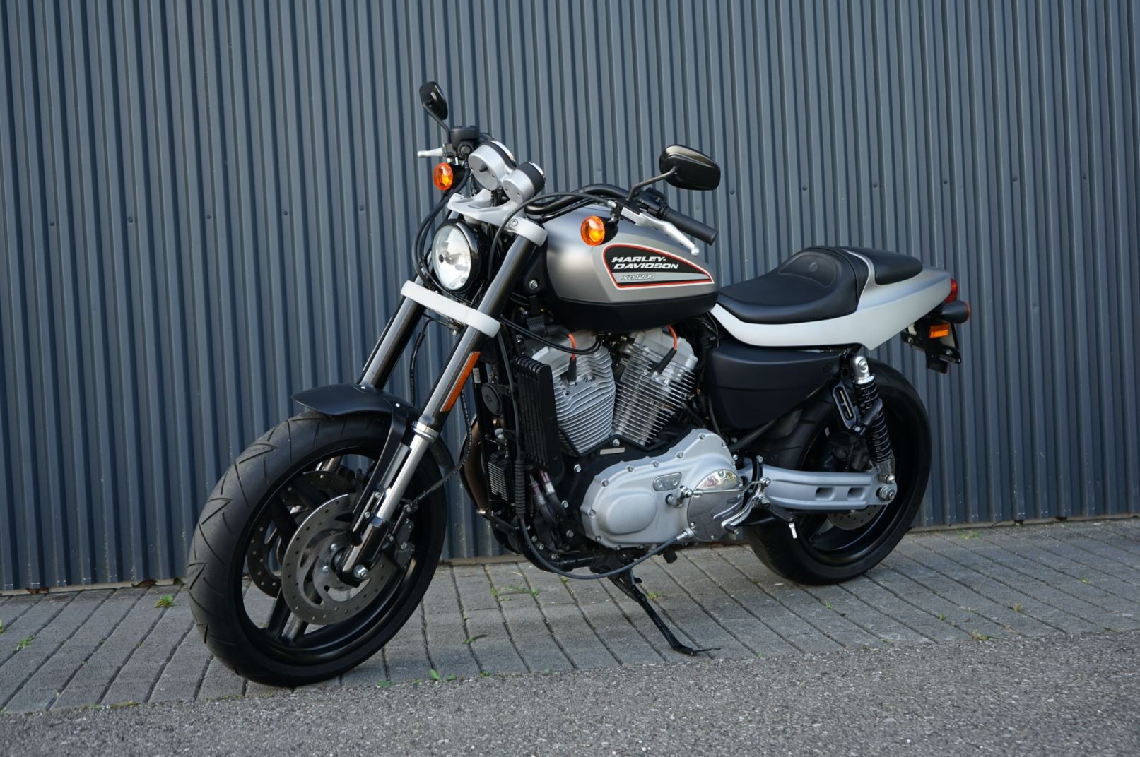 HARLEY-DAVIDSON XR 1200-showroom-element-1