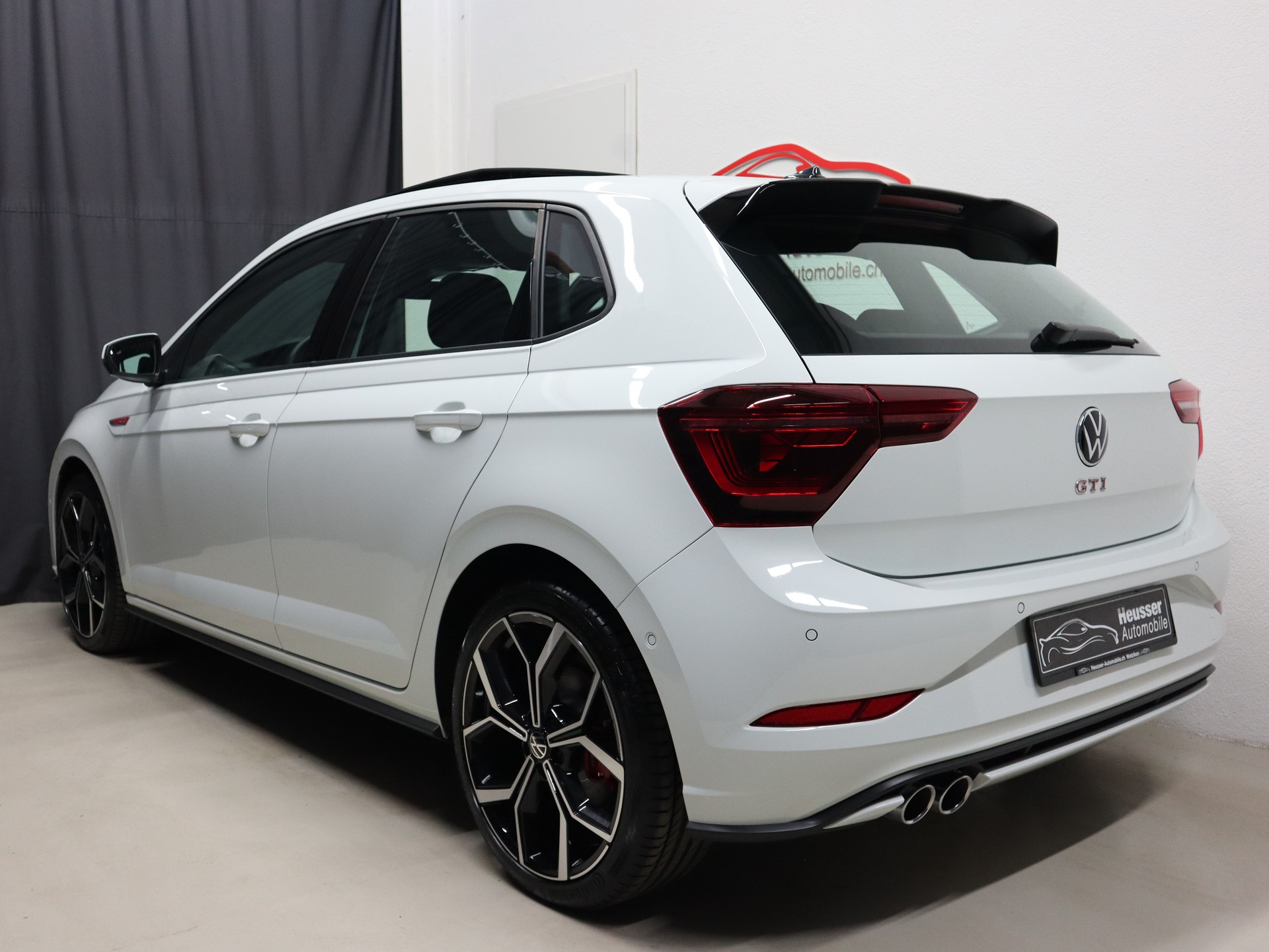 VW Polo 2.0 TSI GTI DSG - IQ Light - Panorama - Navi - Leder/Alcantara - Beats - Virtual Cockpit - Keyless - Kamera - 207 PS-showroom-element-3