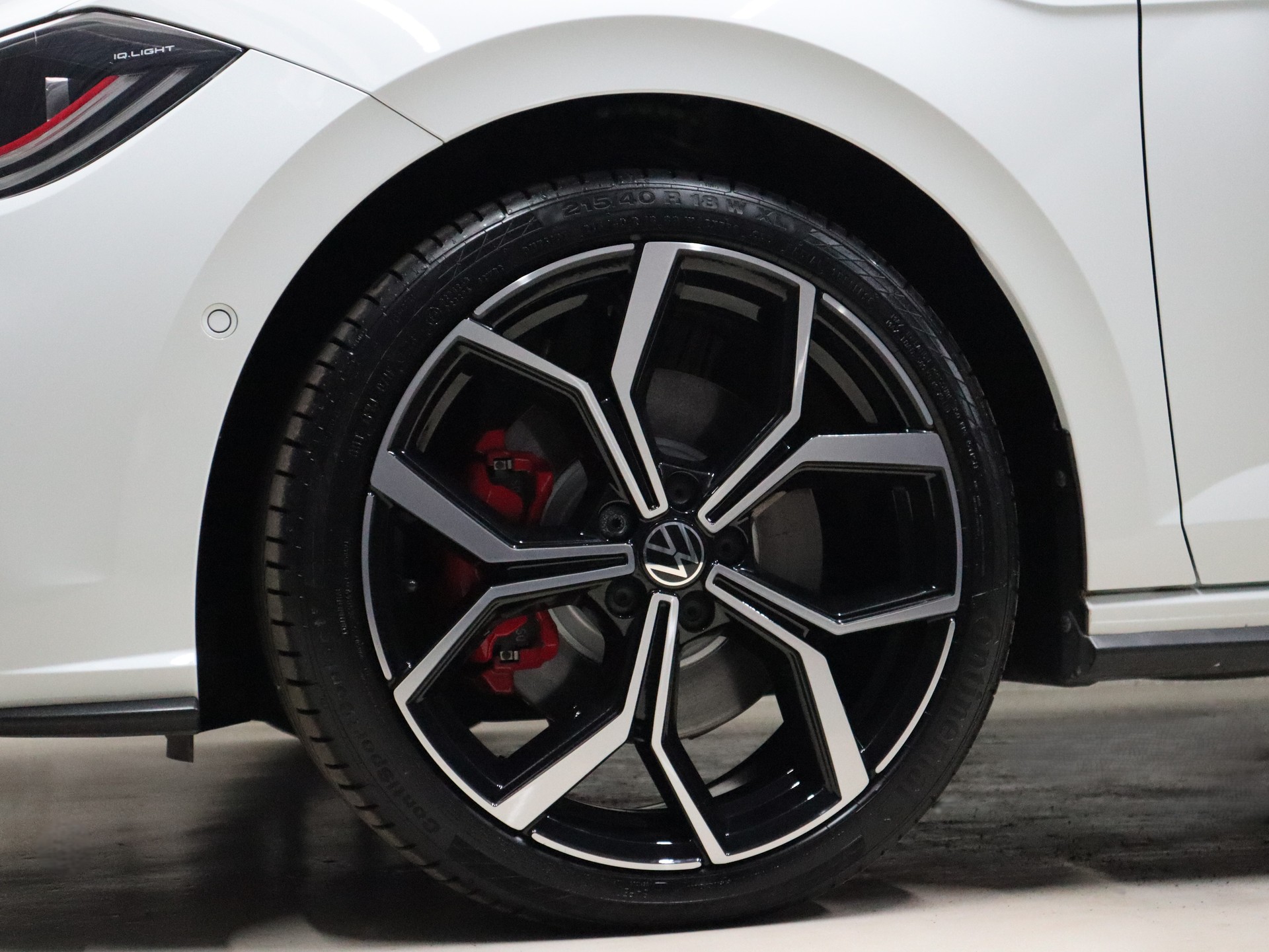 VW Polo 2.0 TSI GTI DSG - IQ Light - Panorama - Navi - Leder/Alcantara - Beats - Virtual Cockpit - Keyless - Kamera - 207 PS-image-7