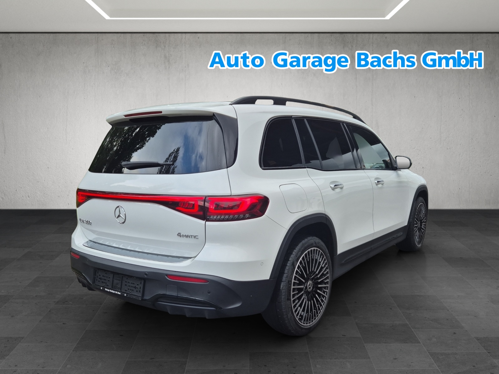 MERCEDES-BENZ EQB 350 4Matic-showroom-element-3