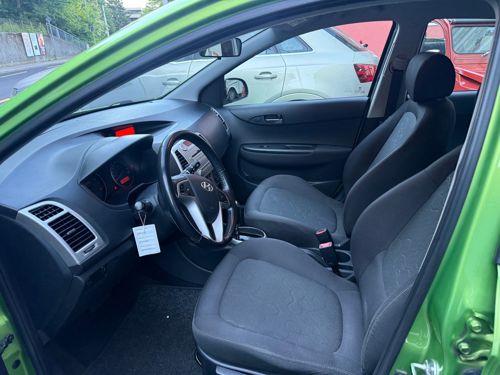 HYUNDAI i20 1.4 Style Automatic-image-7