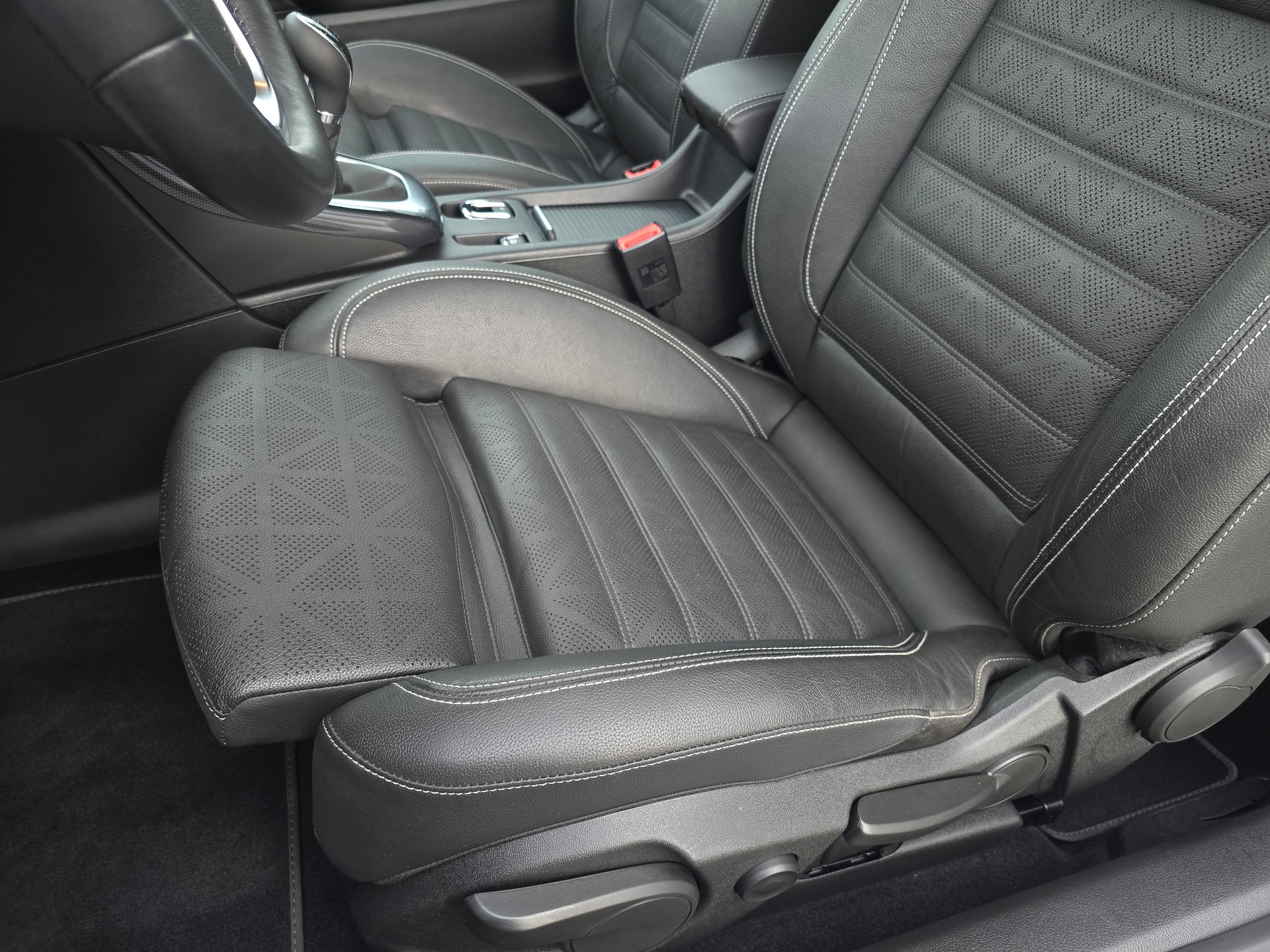 OPEL Cascada 1.6i 16V Cosmo nur 17`100 km-image-28