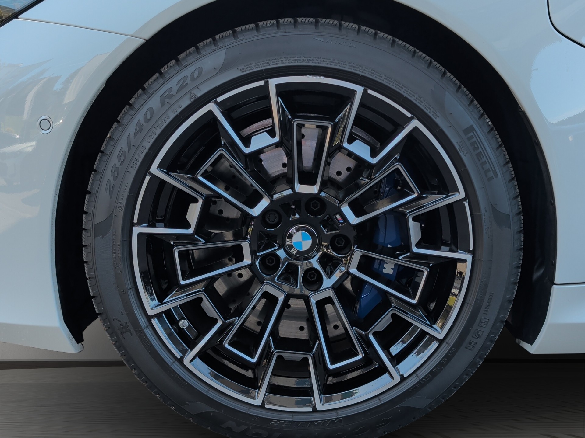 BMW M5 xDrive Touring-image-9