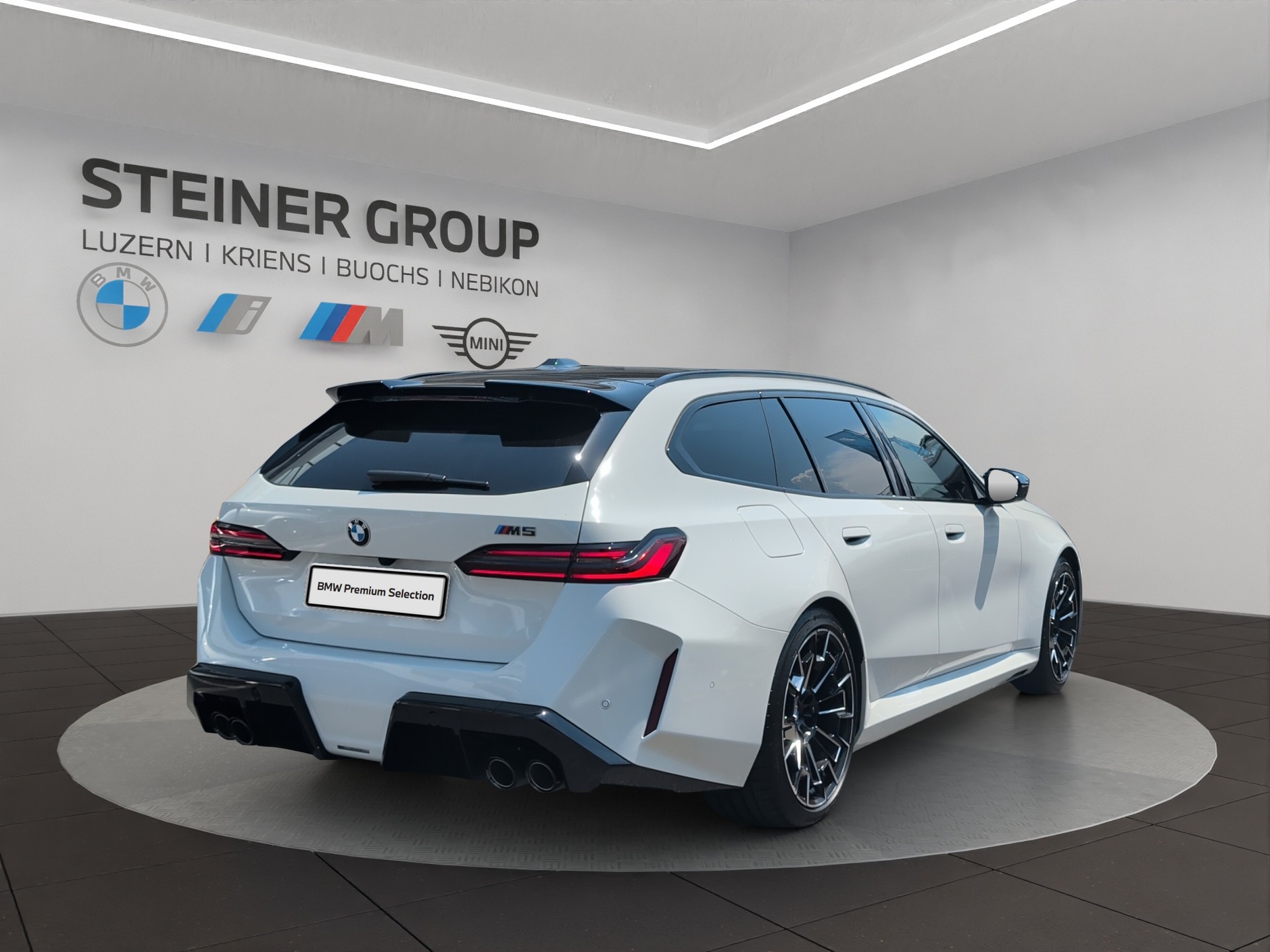 BMW M5 xDrive Touring-image-5