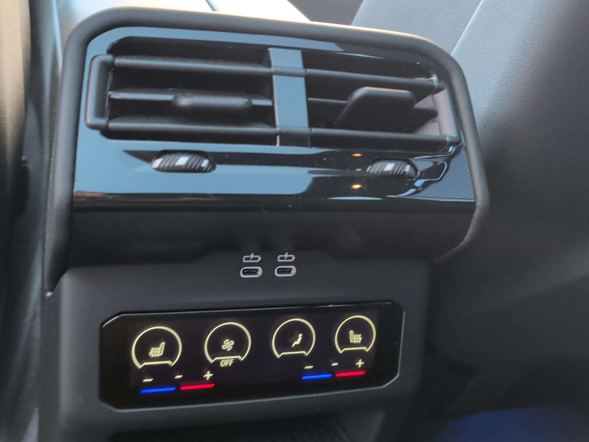 BMW M5 xDrive Touring-image-25