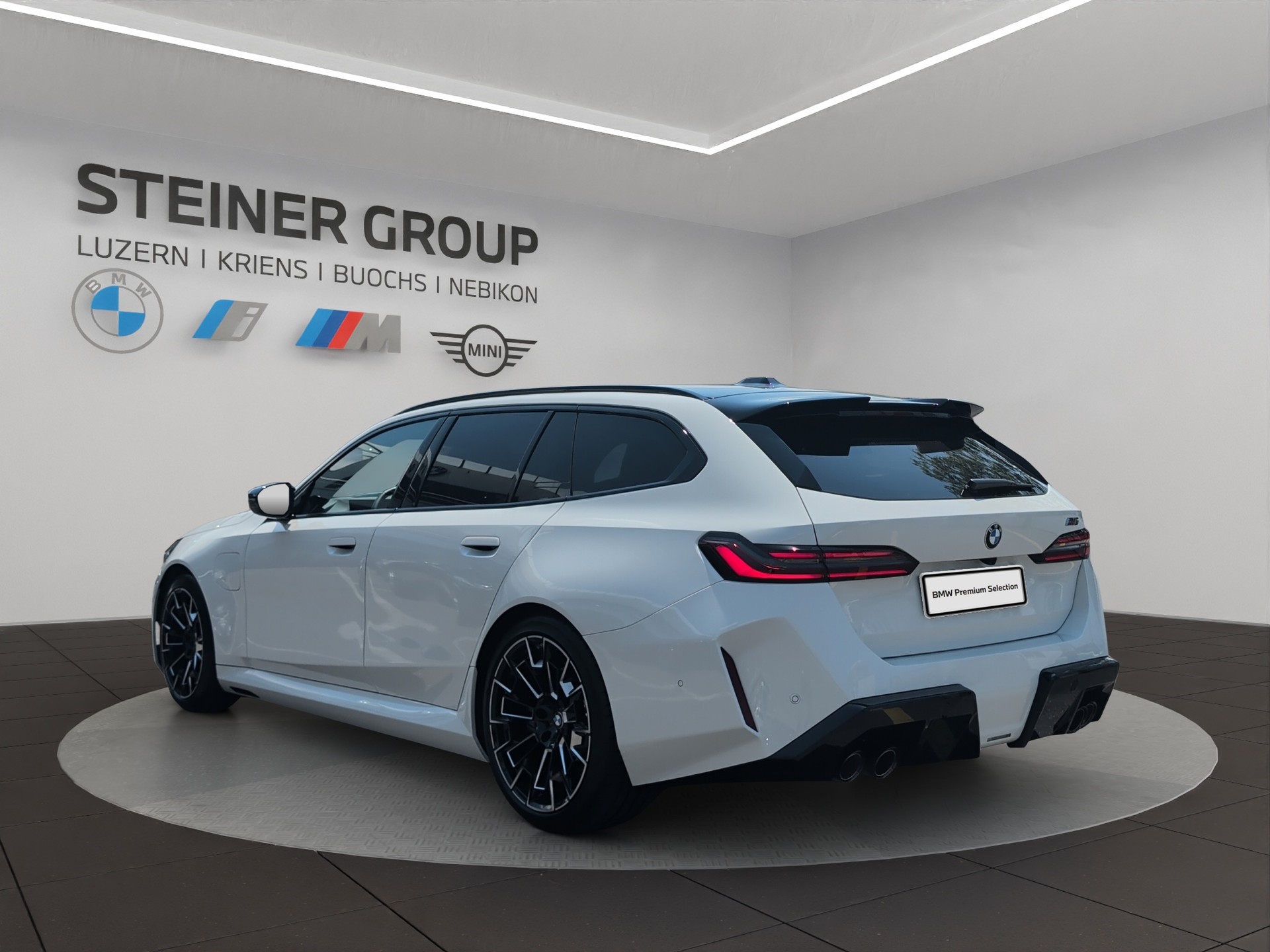 BMW M5 xDrive Touring-image-7