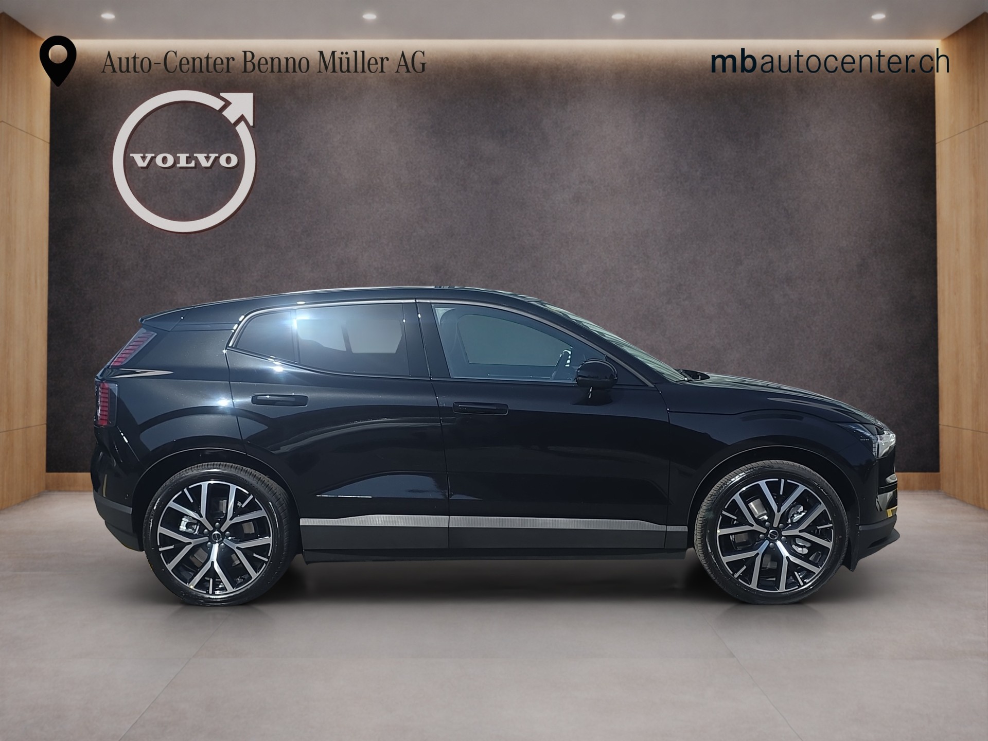 VOLVO EX30 E60 Twin Ultra Performance Sw. Black Ed. AWD-image-5