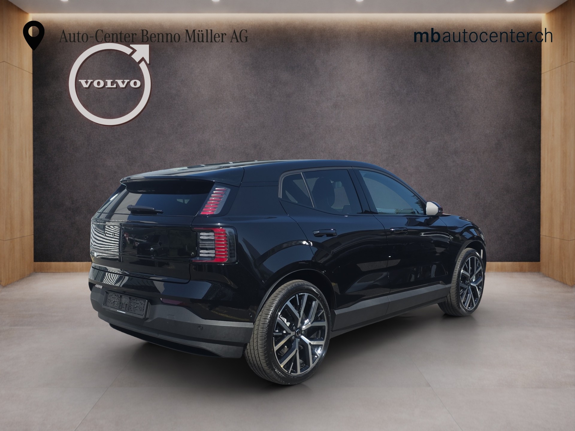 VOLVO EX30 E60 Twin Ultra Performance Sw. Black Ed. AWD-image-4