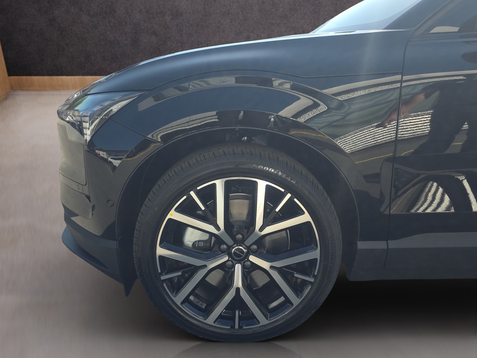 VOLVO EX30 E60 Twin Ultra Performance Sw. Black Ed. AWD-image-8