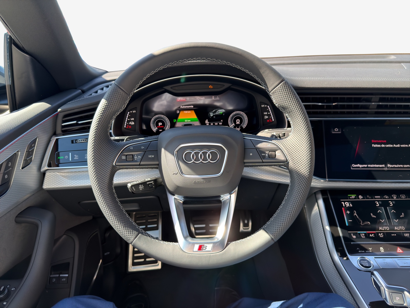 AUDI Q8 SUV TFSI e quattro 290 kW Attraction tiptronic-image-13