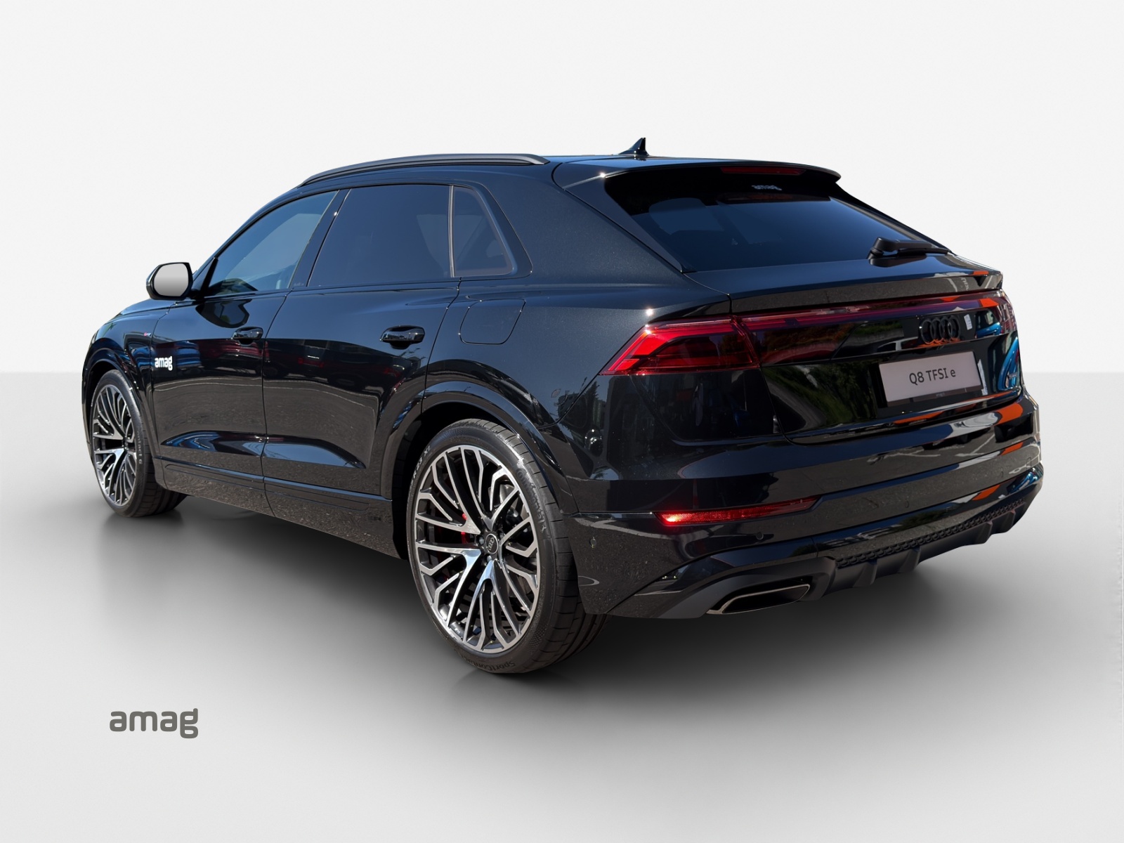 AUDI Q8 SUV TFSI e quattro 290 kW Attraction tiptronic-image-3