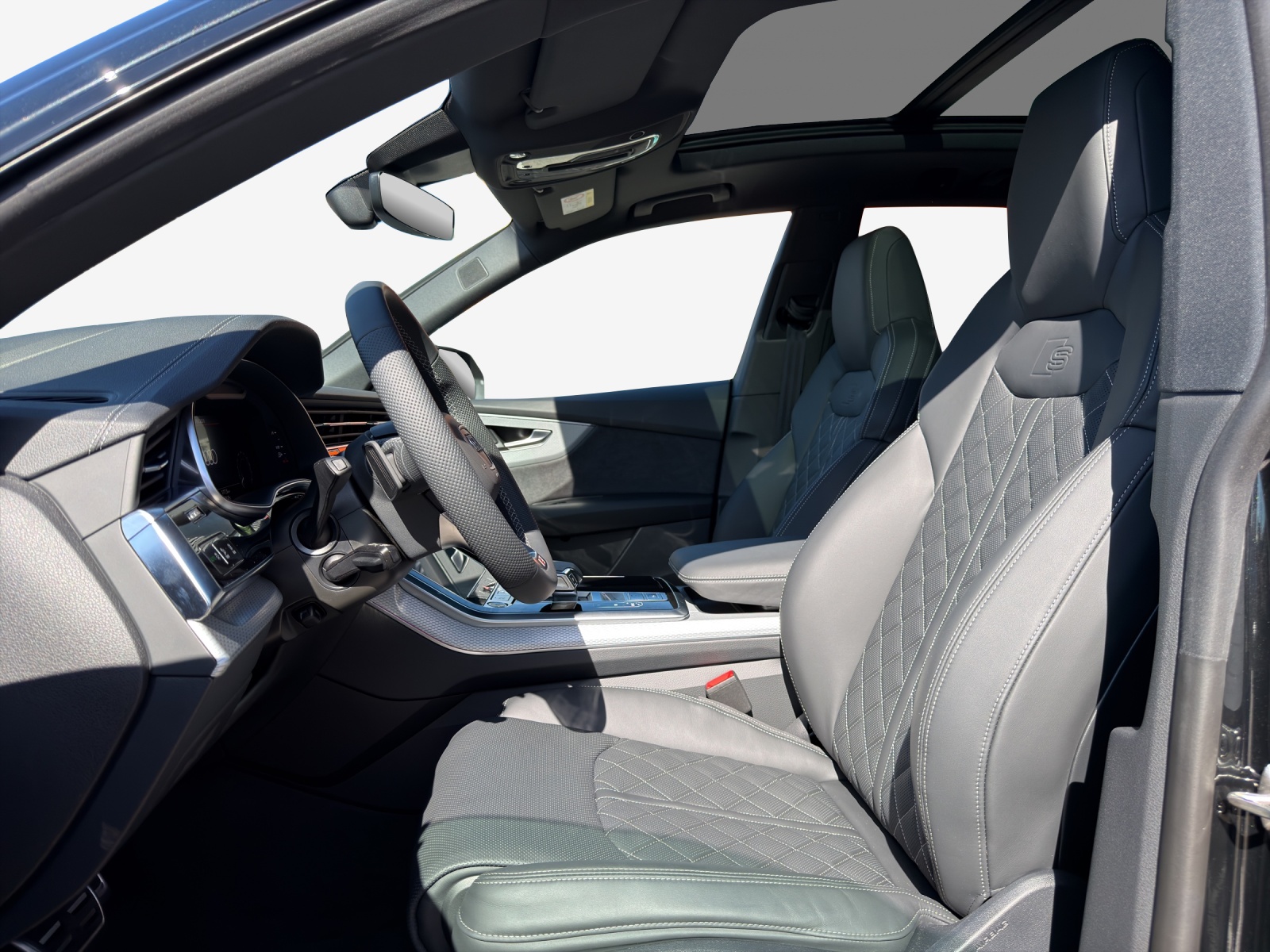 AUDI Q8 SUV TFSI e quattro 290 kW Attraction tiptronic-image-11