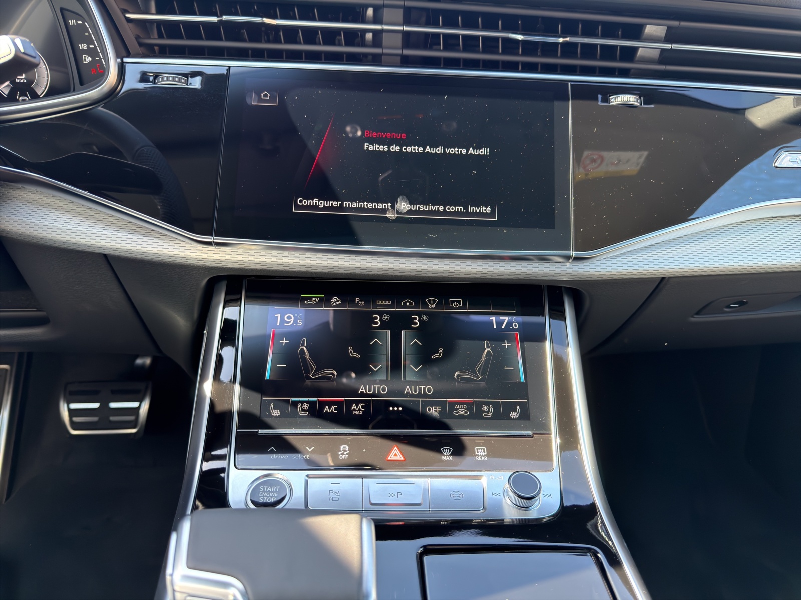 AUDI Q8 SUV TFSI e quattro 290 kW Attraction tiptronic-image-14
