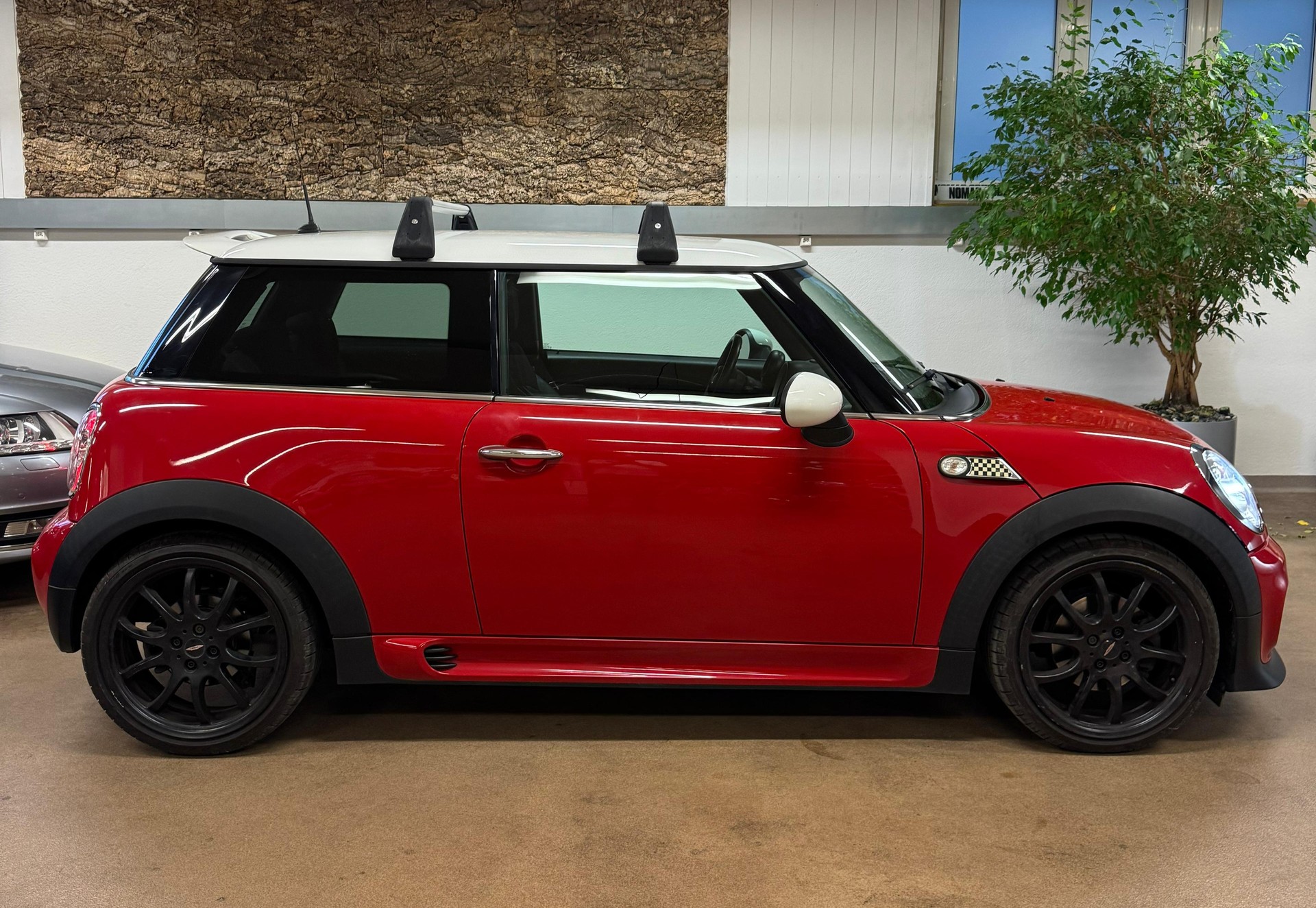 MINI Cooper SD-showroom-element-3