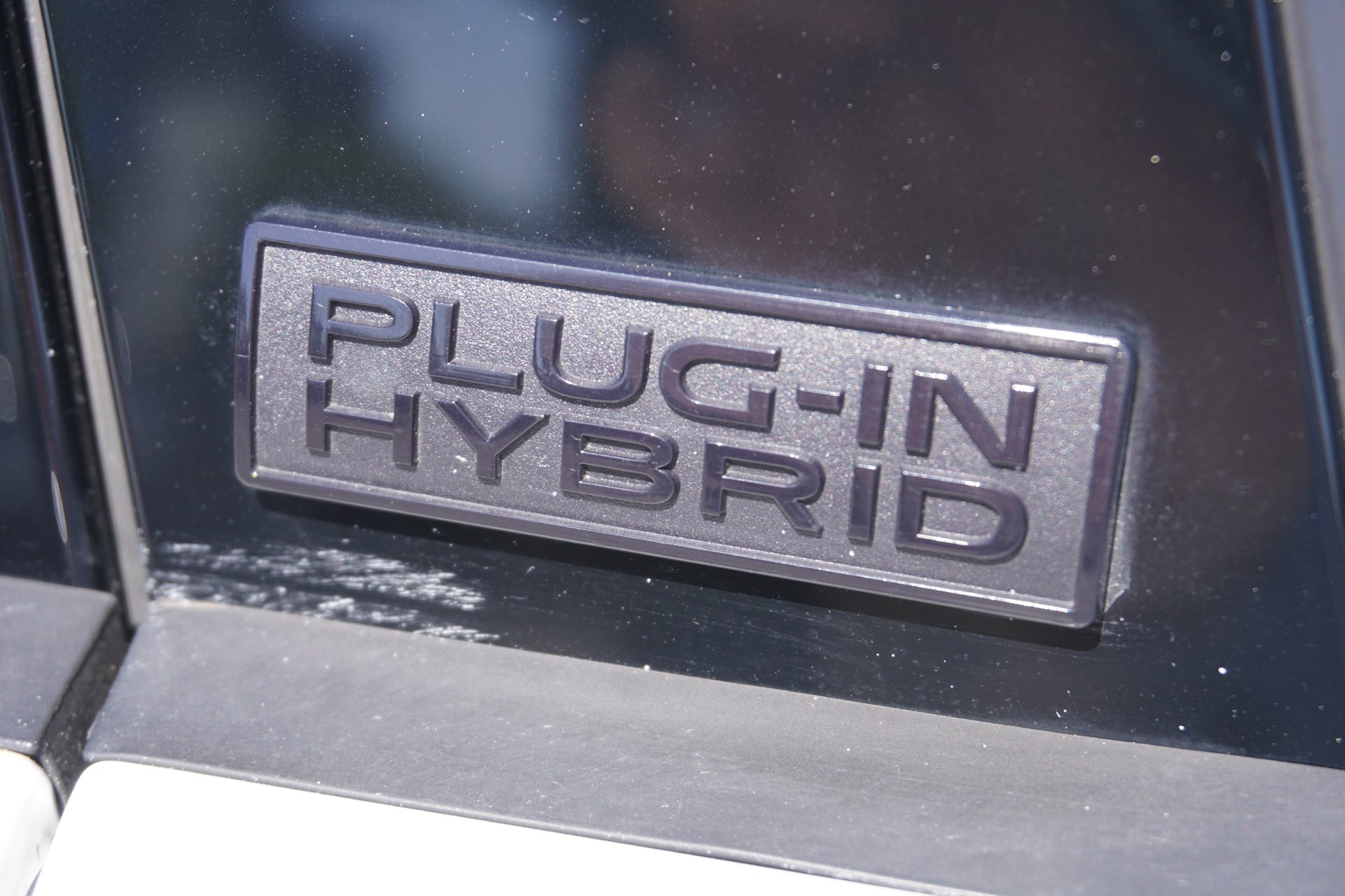 LAND ROVER Range Rover Evoque P 300e S AT8-image-10