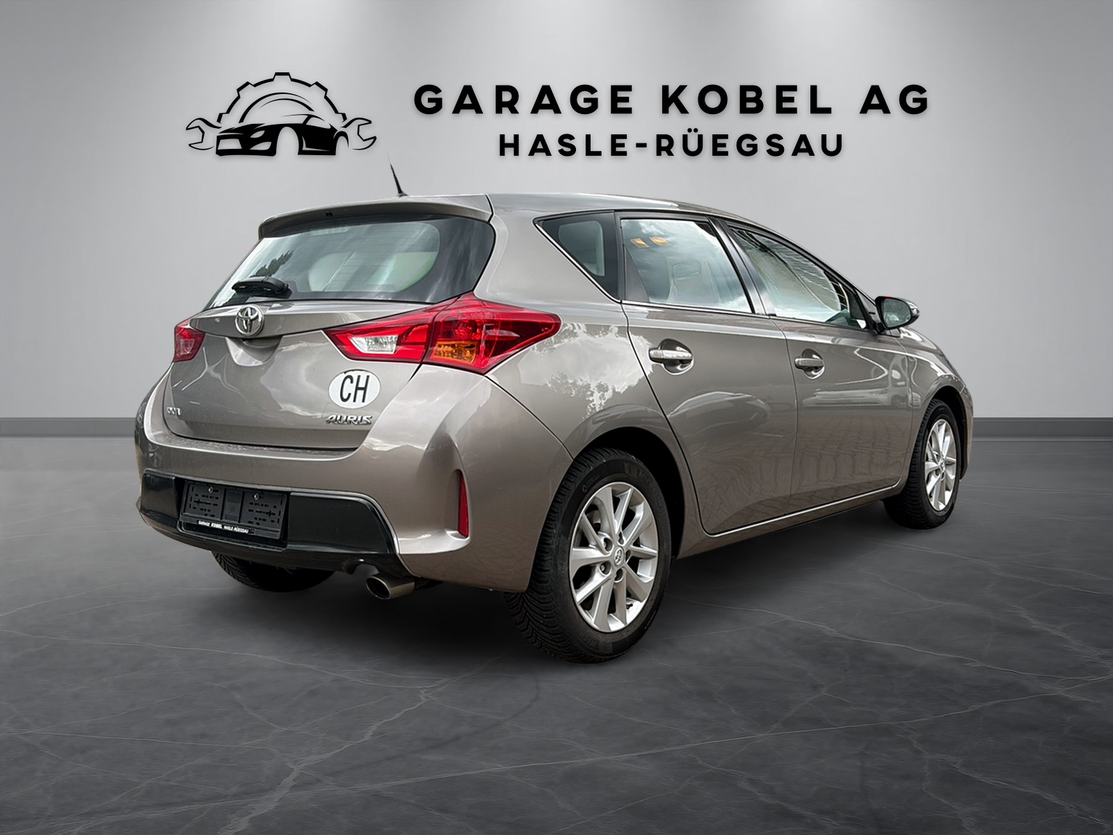 TOYOTA Auris 1.6 Luna-image-2