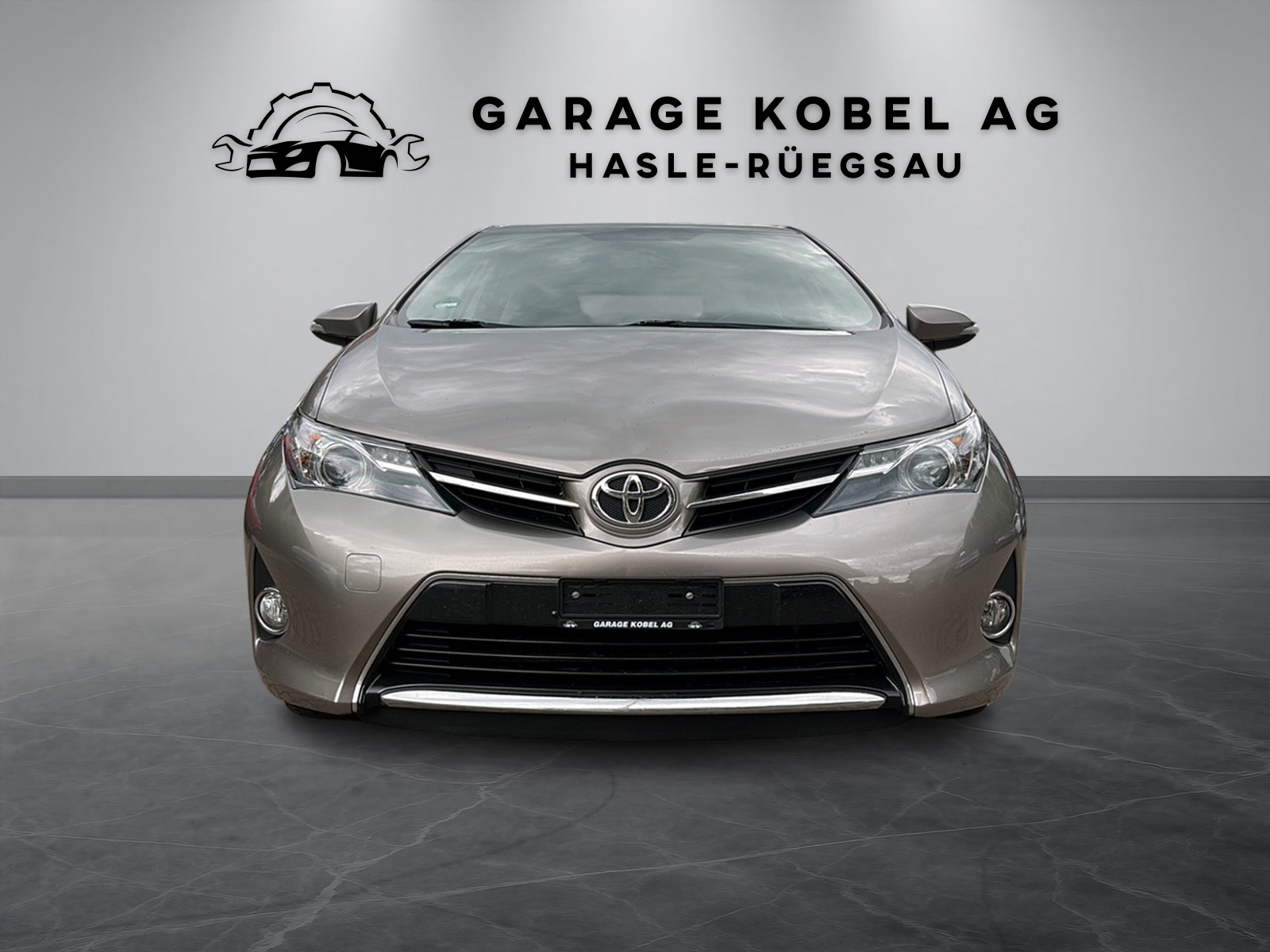 TOYOTA Auris 1.6 Luna-image-1