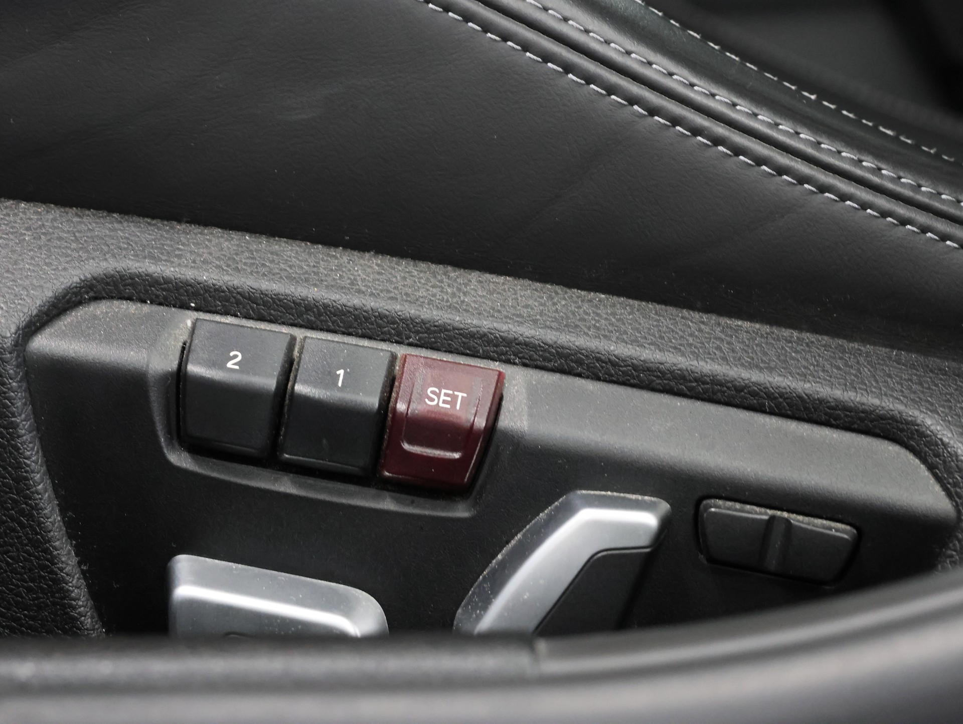 BMW M3 Competition Drivelogic *Harman & Kardon* *Aulitzky Abgassanlage* *M-Performance*-image-25
