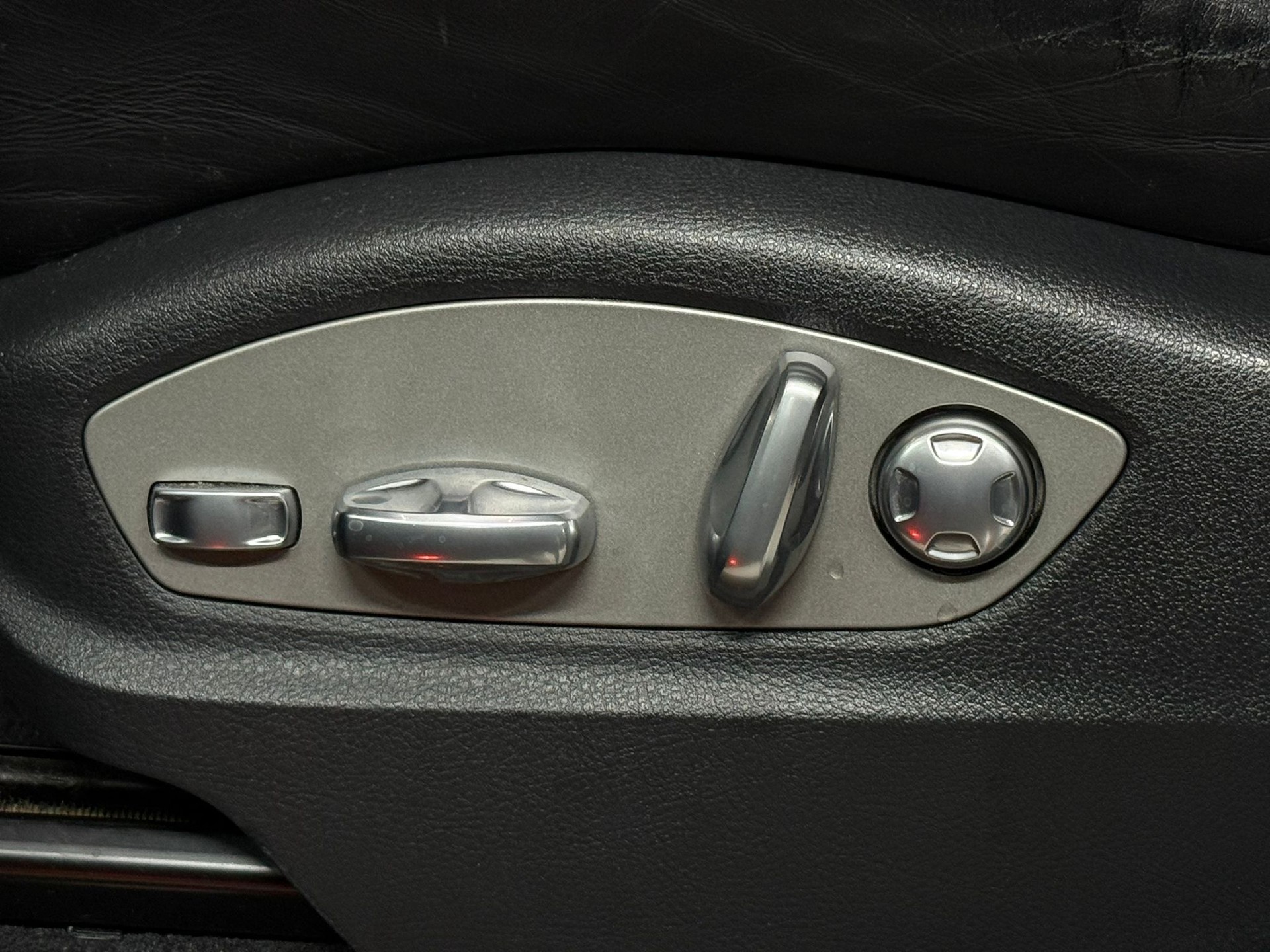 PORSCHE Cayenne S-image-12