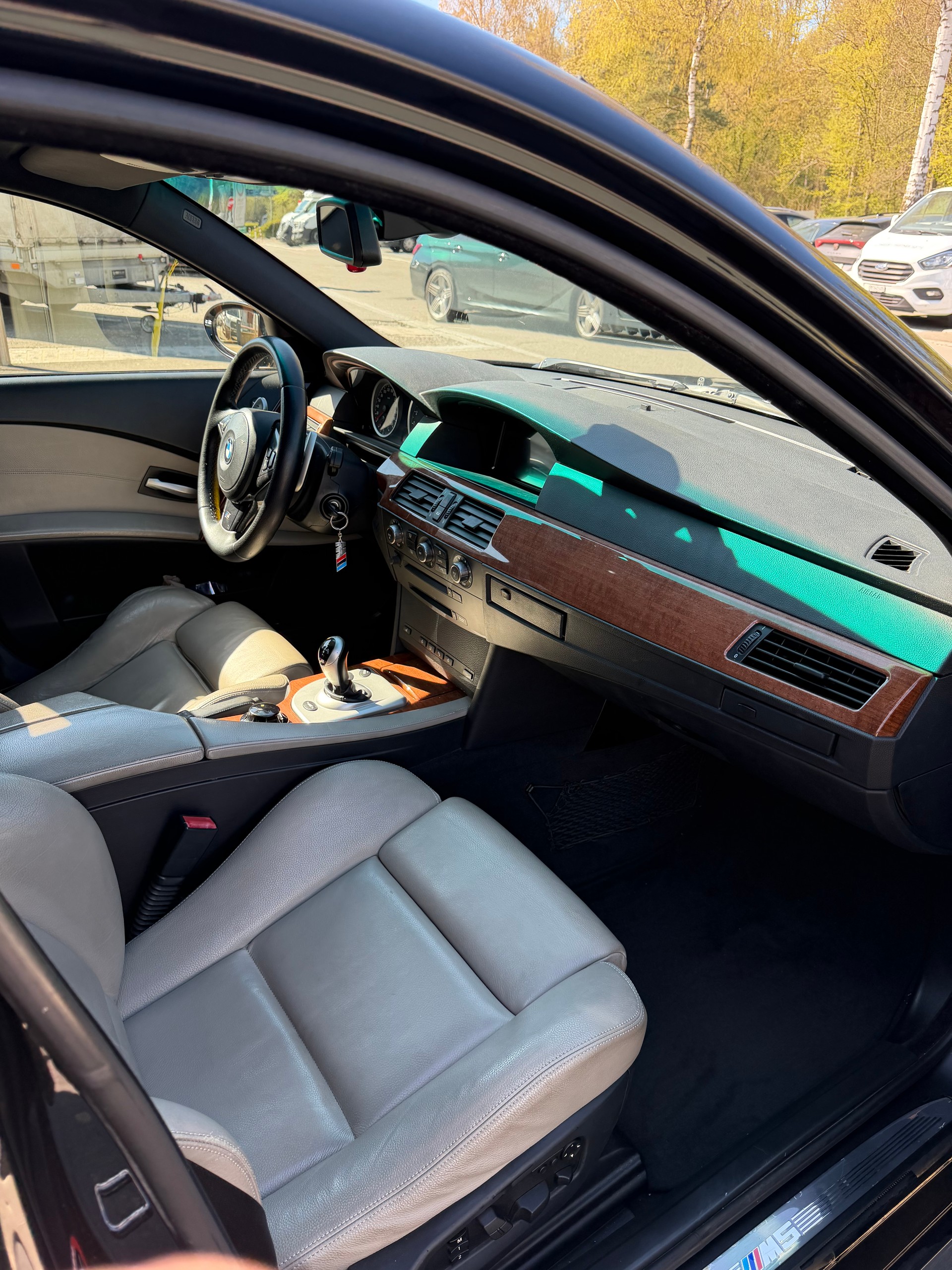 BMW M5-image-4