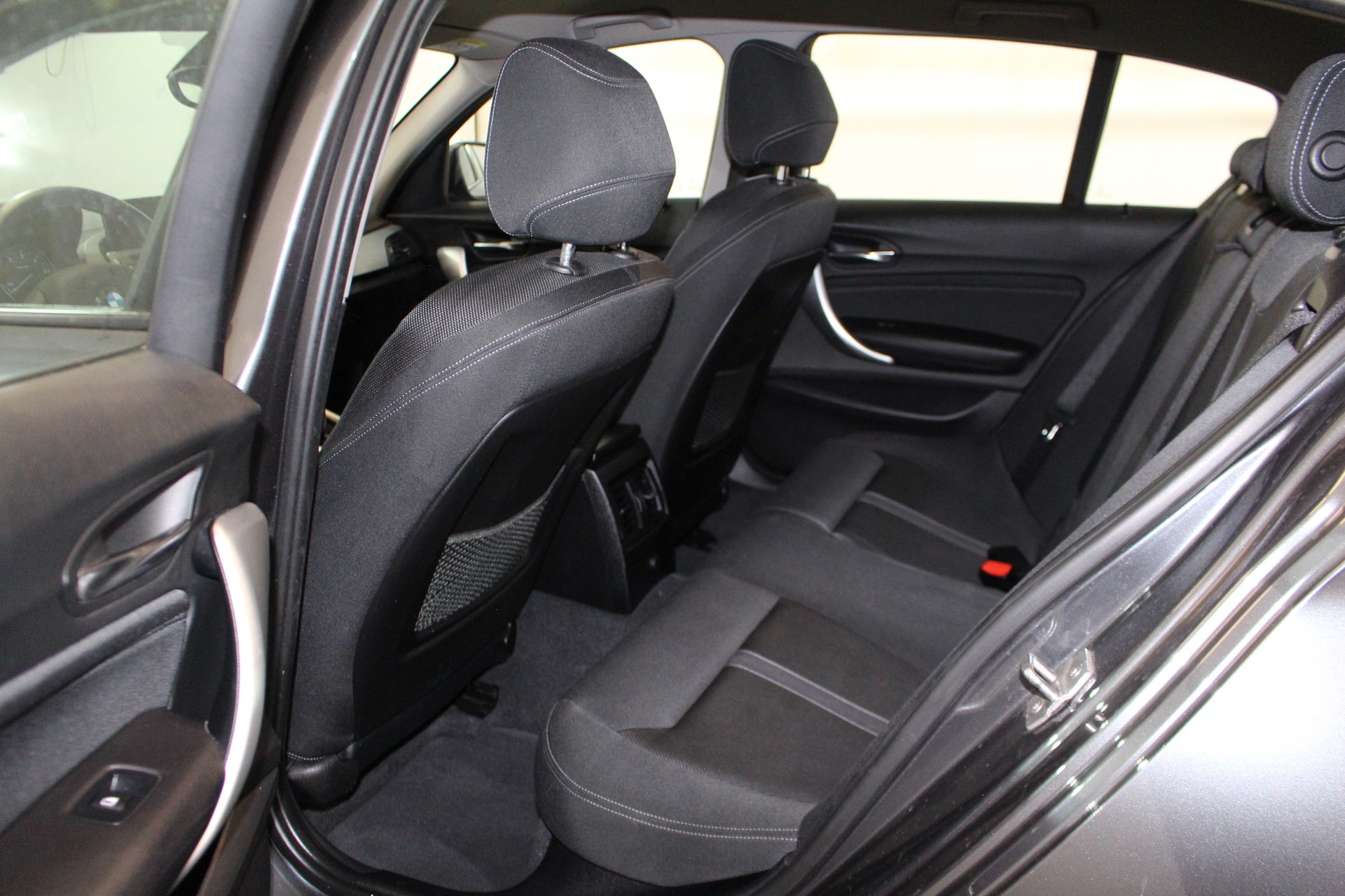 BMW 118d-image-7