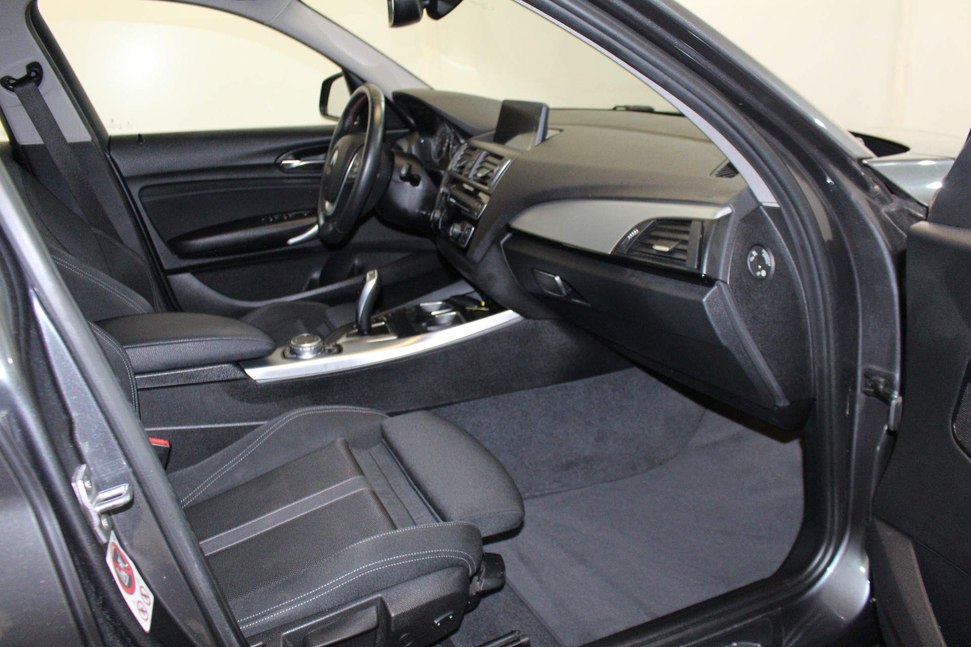 BMW 118d-image-10