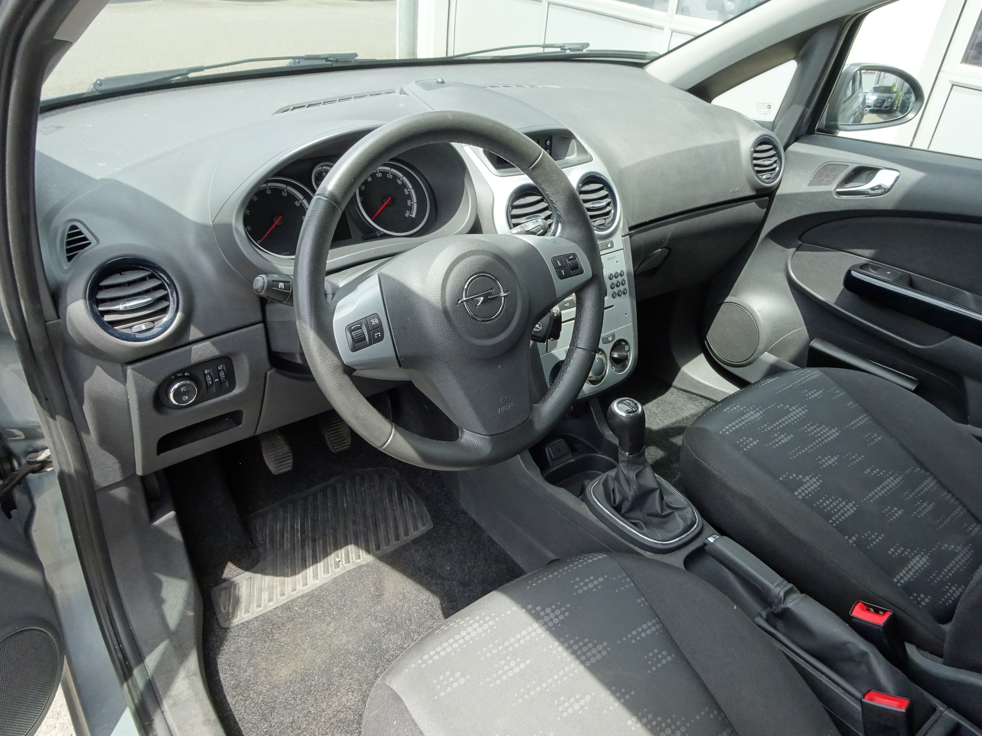 OPEL Corsa 1.4 TP Enjoy-image-7